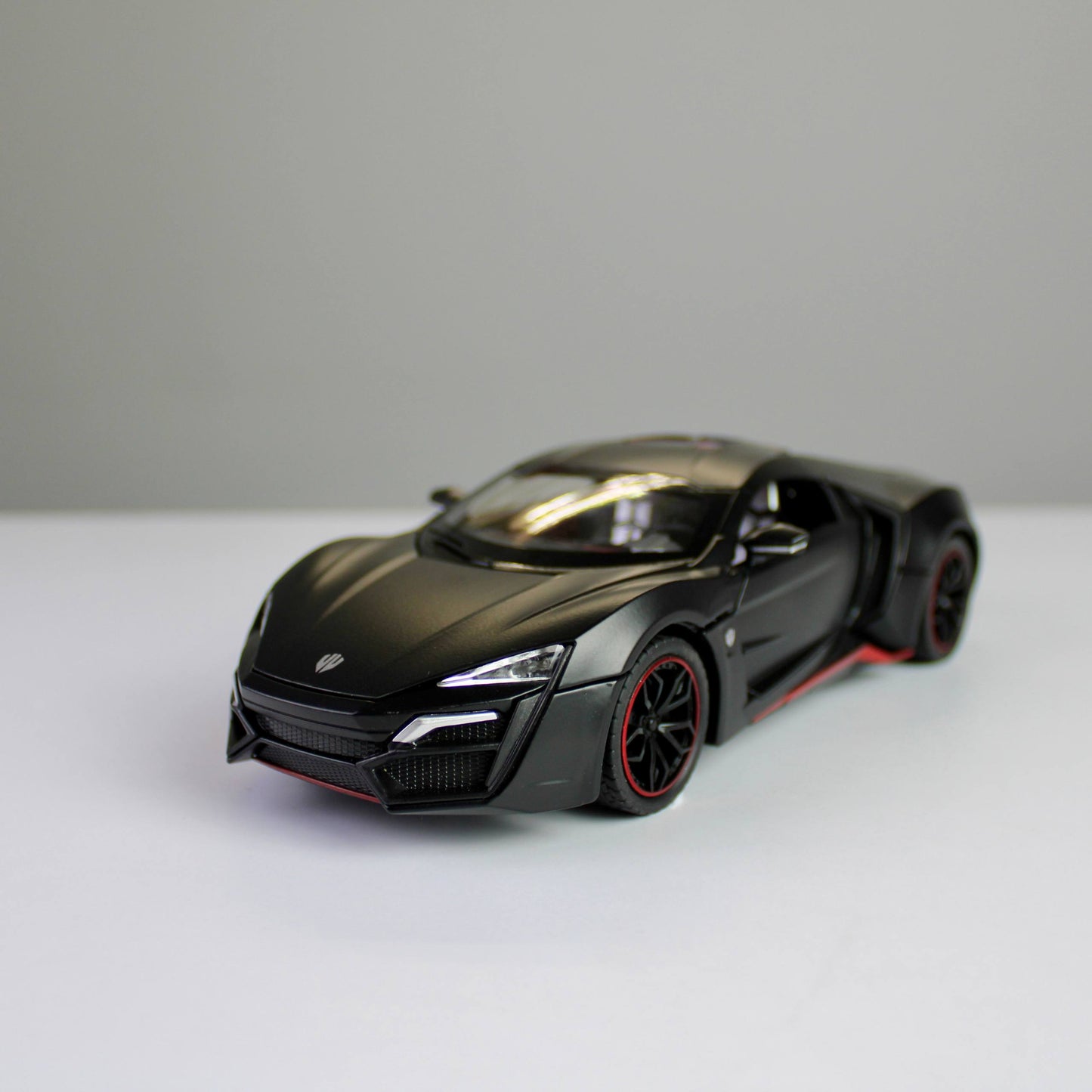 Lykan Hypersport Diecast Model – 1:24 Scale