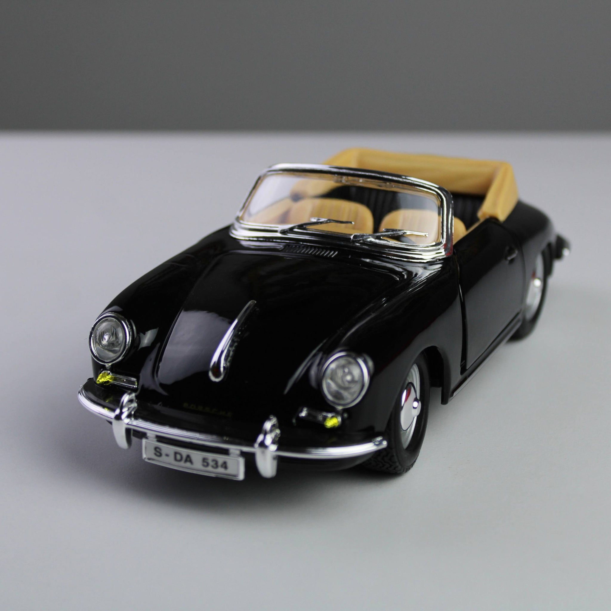 Bburago Porsche 356B Cabriolet 1961 1:24 Die-Cast