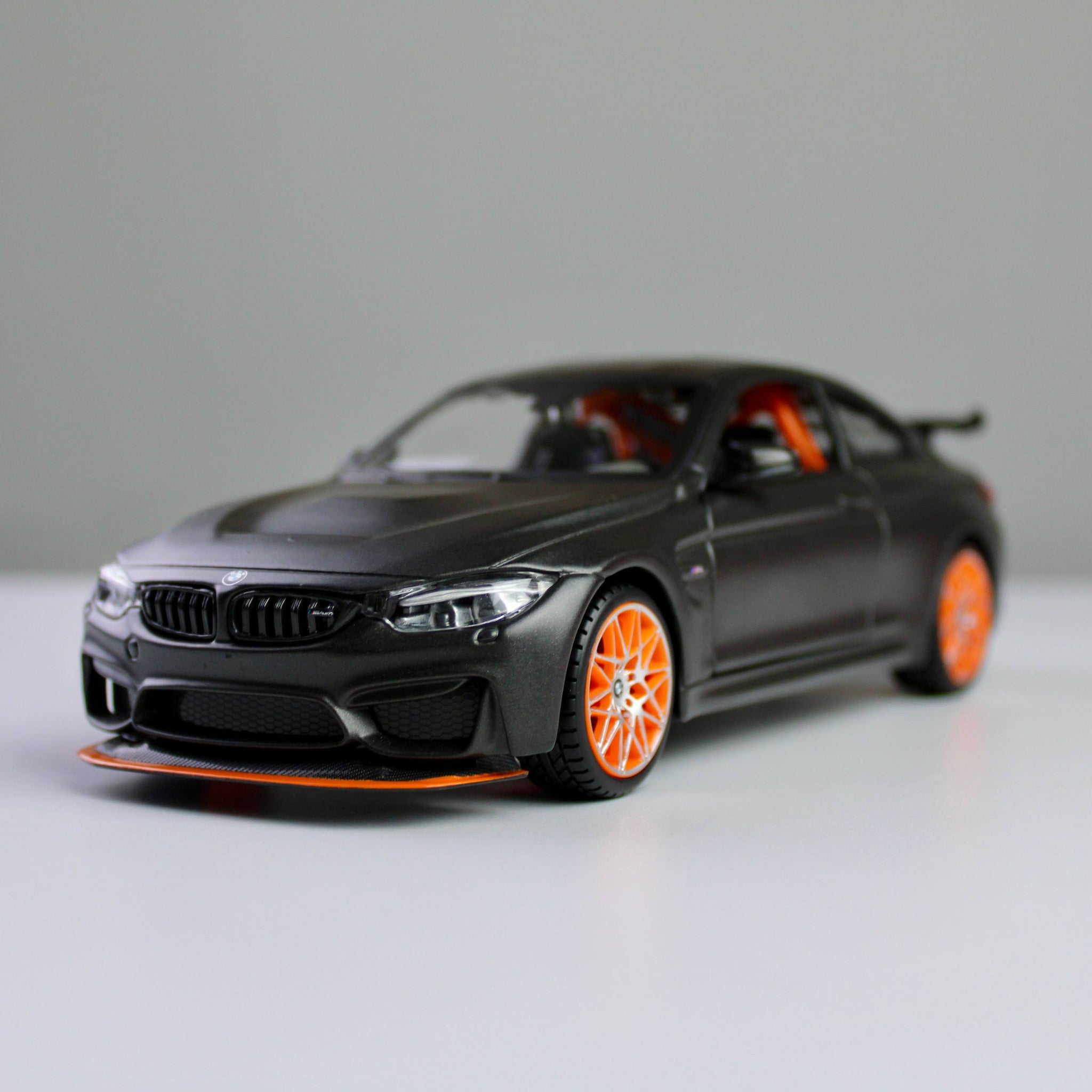 Maisto BMW M4 GTS 1:24 Die-Cast Model Car