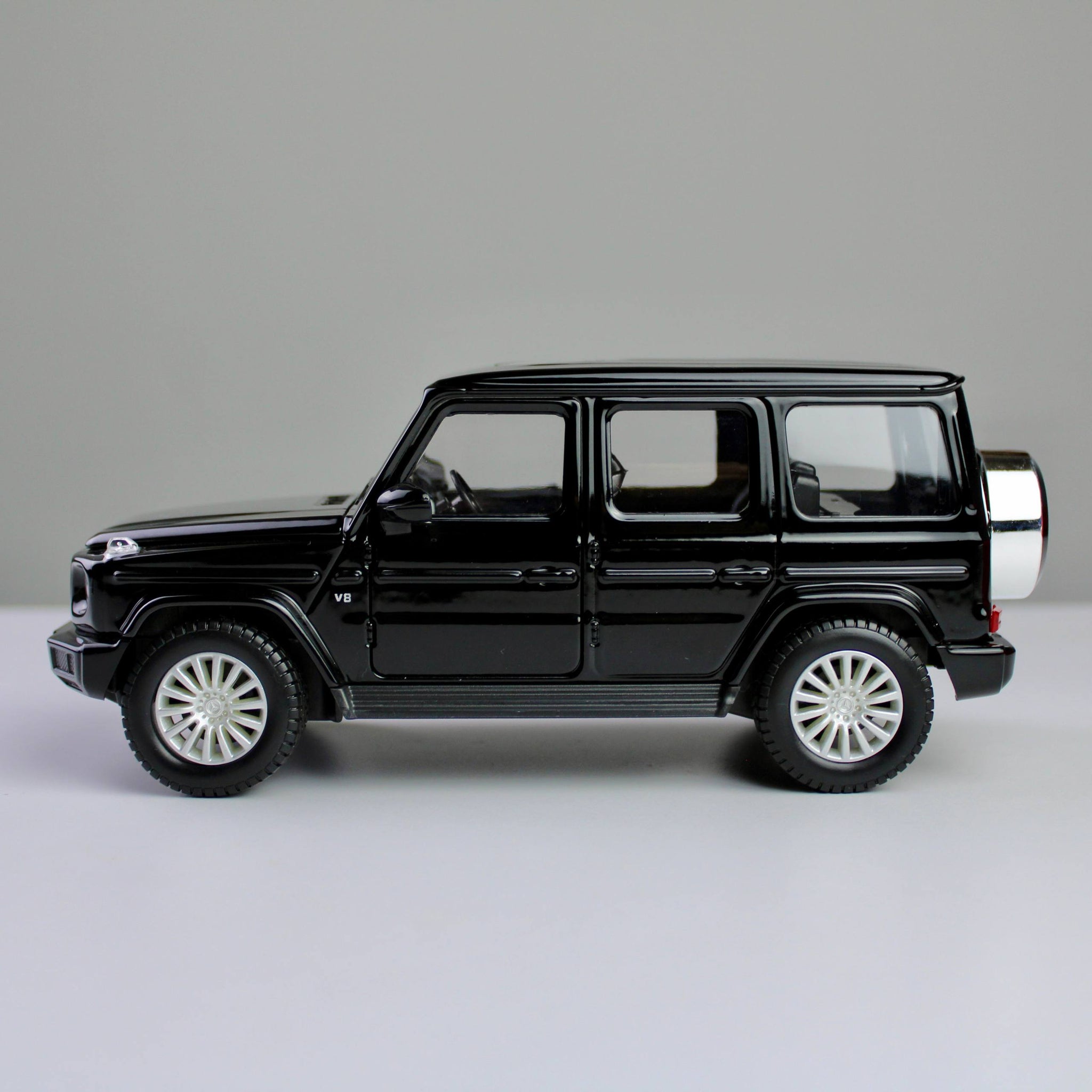 Maisto Mercedes-Benz G-Class 2019 1:24 Die-Cast Model Car