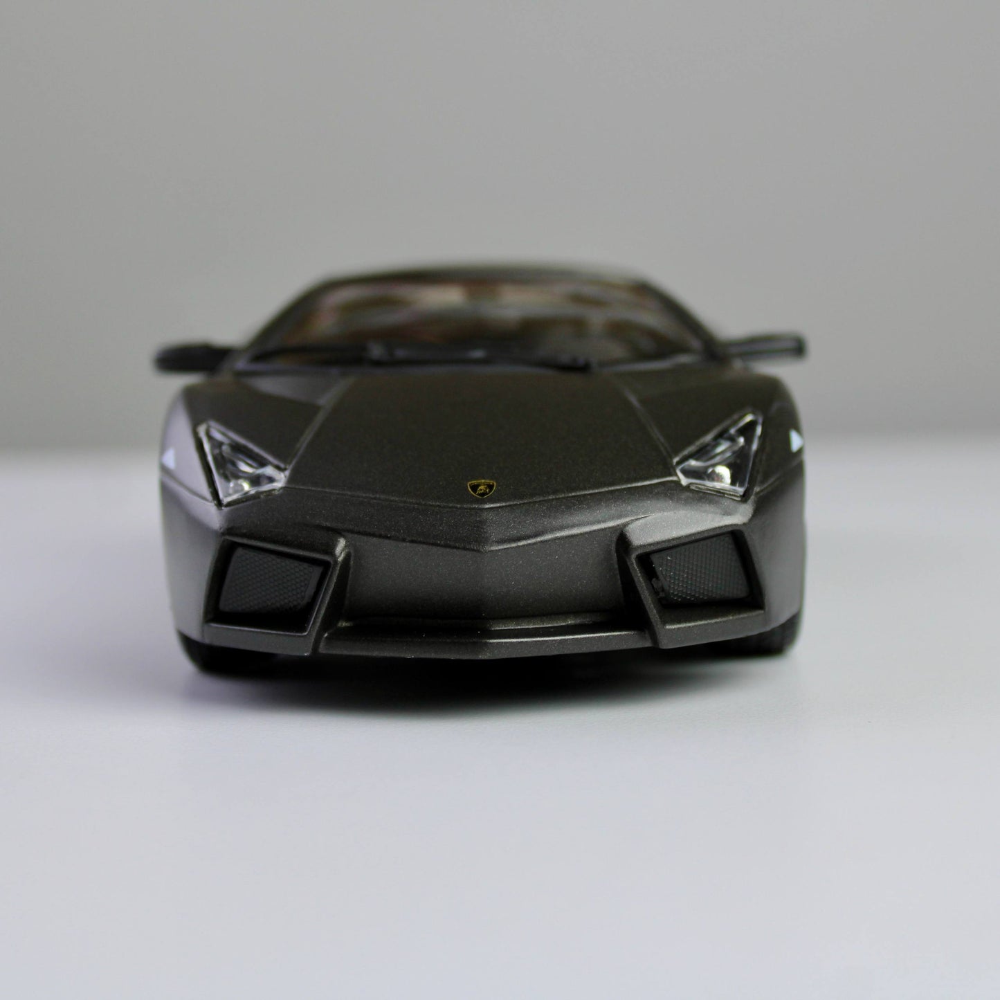 Bburago Lamborghini Reventón 1:24 سيارة نموذجية مصبوبة بالقالب