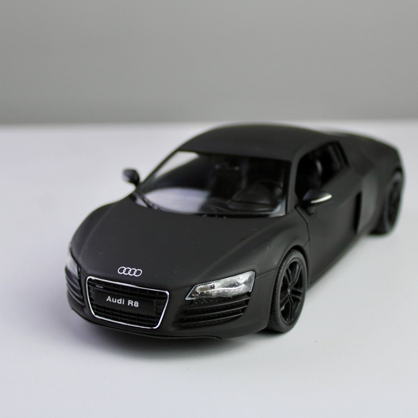 سيارة ويلي أودي R8 V10 طراز 1:24 مصبوبة