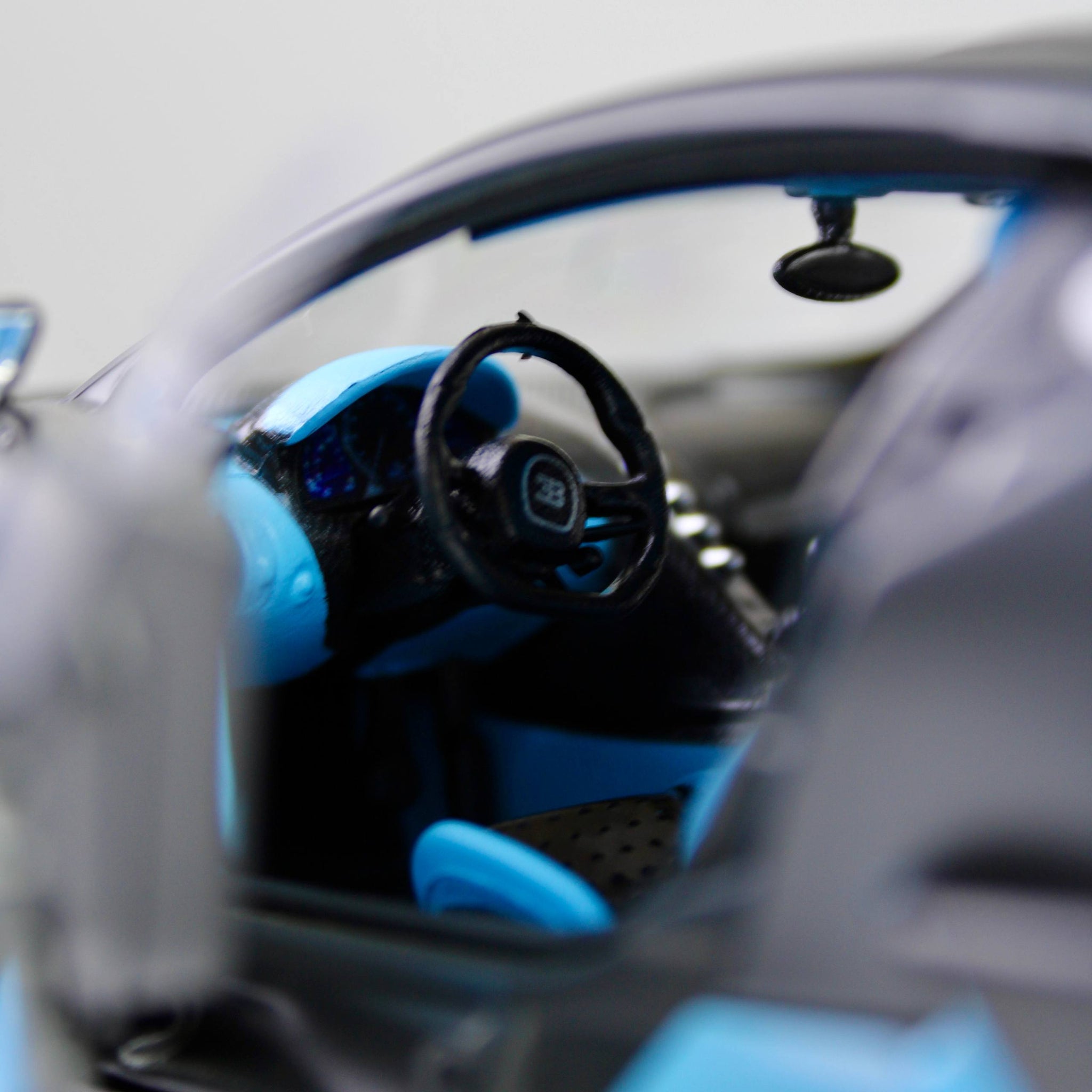 Maisto Bugatti Divo 1:24 Die-Cast Model Car