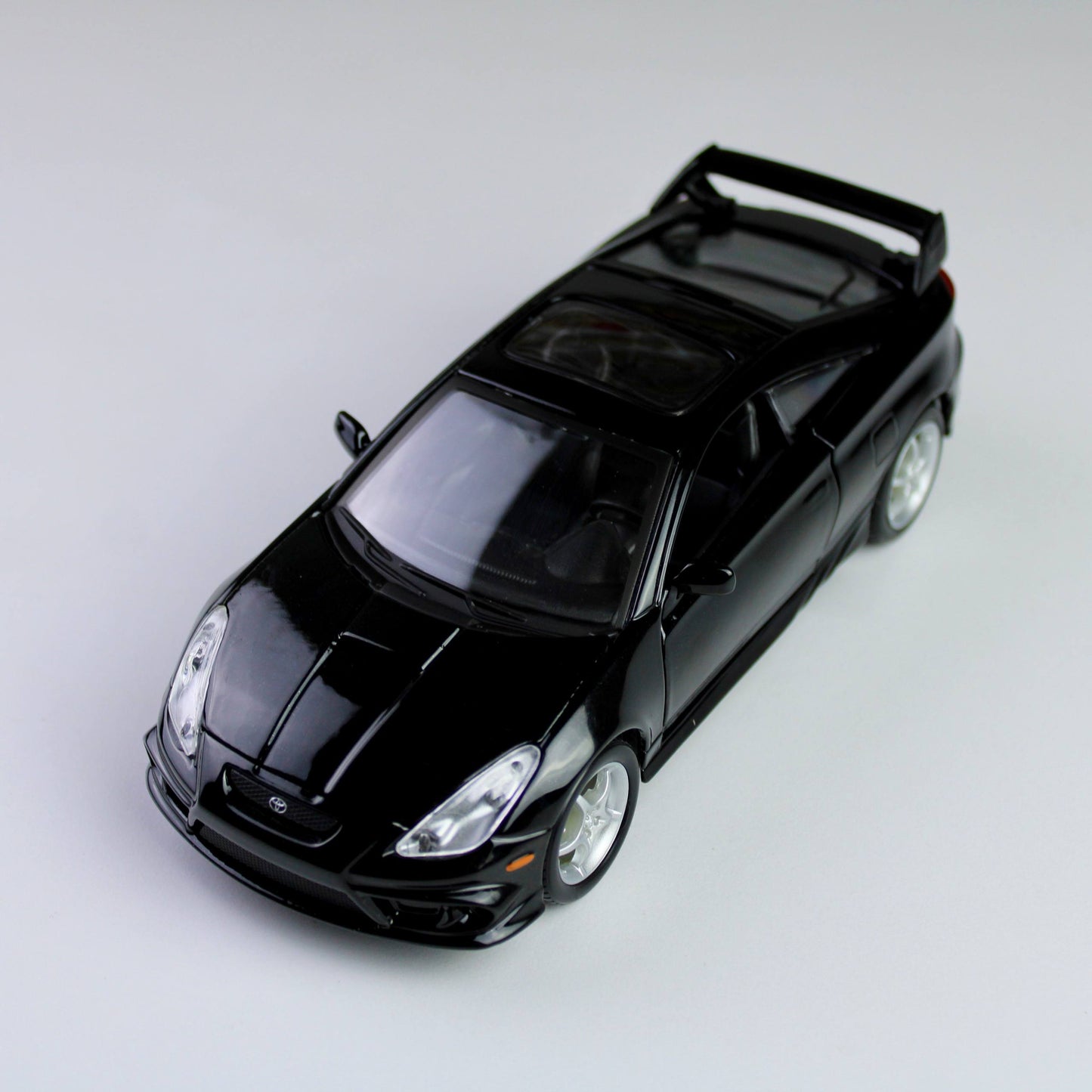 Maisto Toyota Celica GT-S 2004 1:24 Die-Cast Model Car