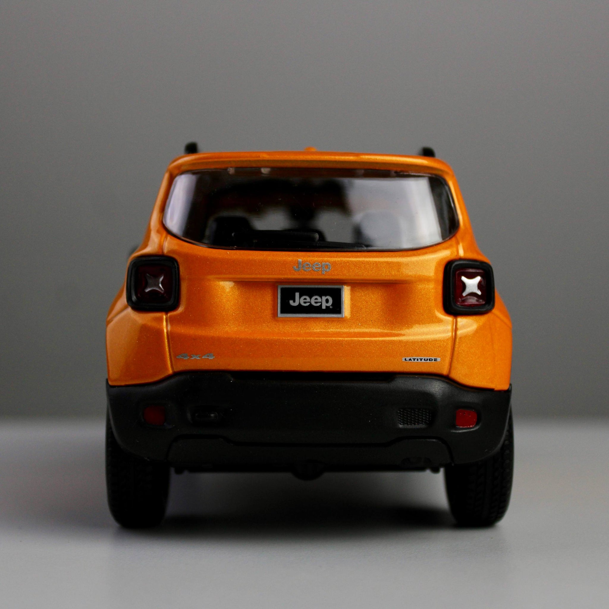 Maisto Jeep Renegade 1:24 Die-Cast Model SUV