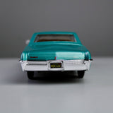 Maisto Buick Riviera 1965 1:26 Die-Cast Model Car – Special Edition