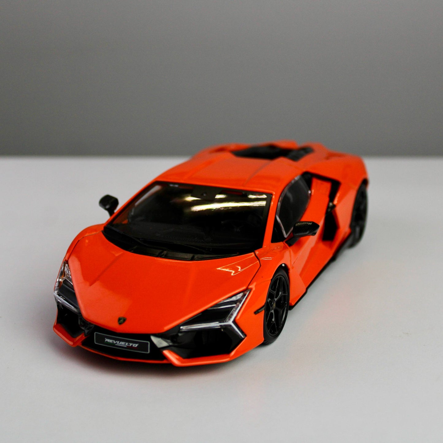 Bburago Lamborghini Revuelto سيارة نموذج مصبوب 1:24