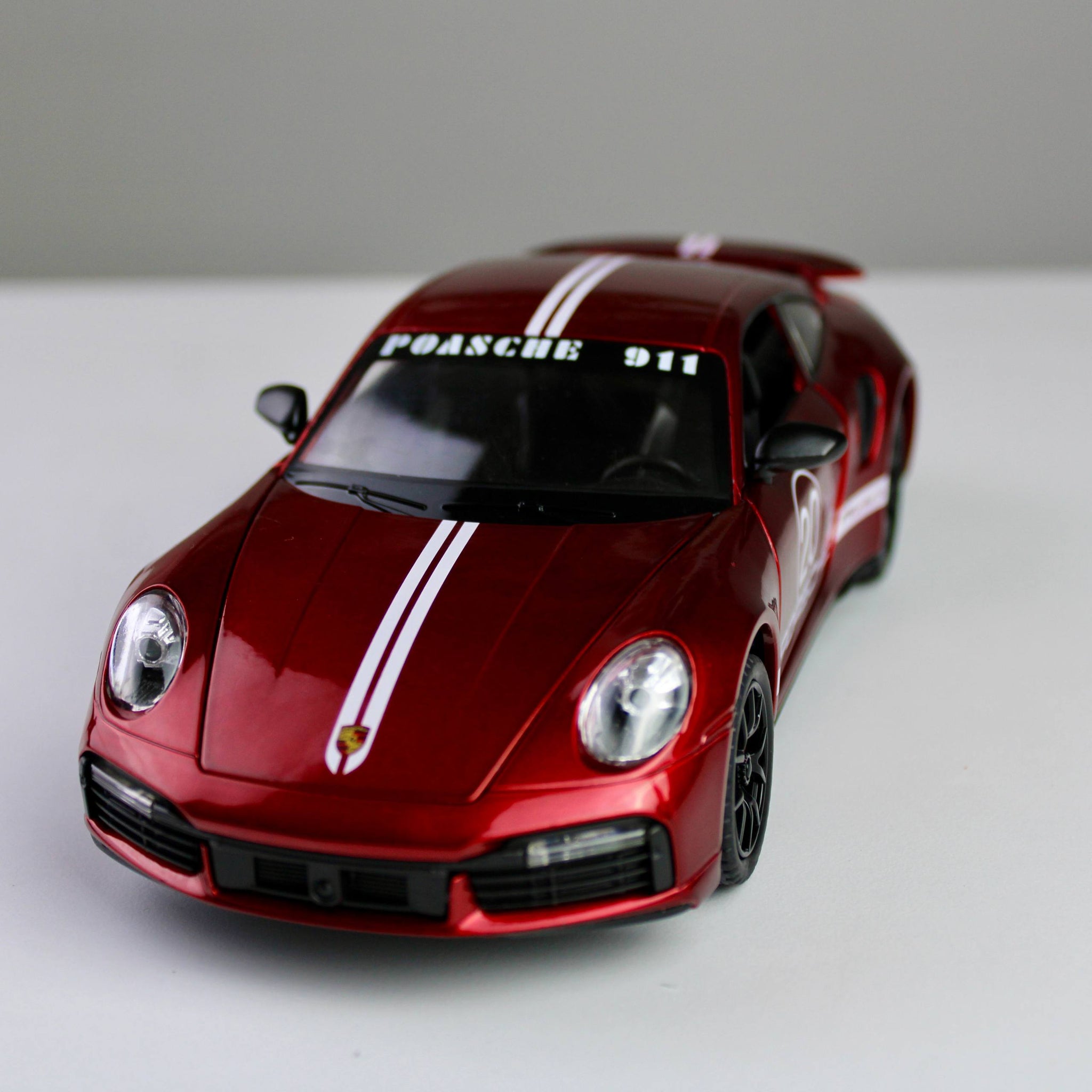 Porsche 911 Turbo 1:24 Die-Cast Model Car
