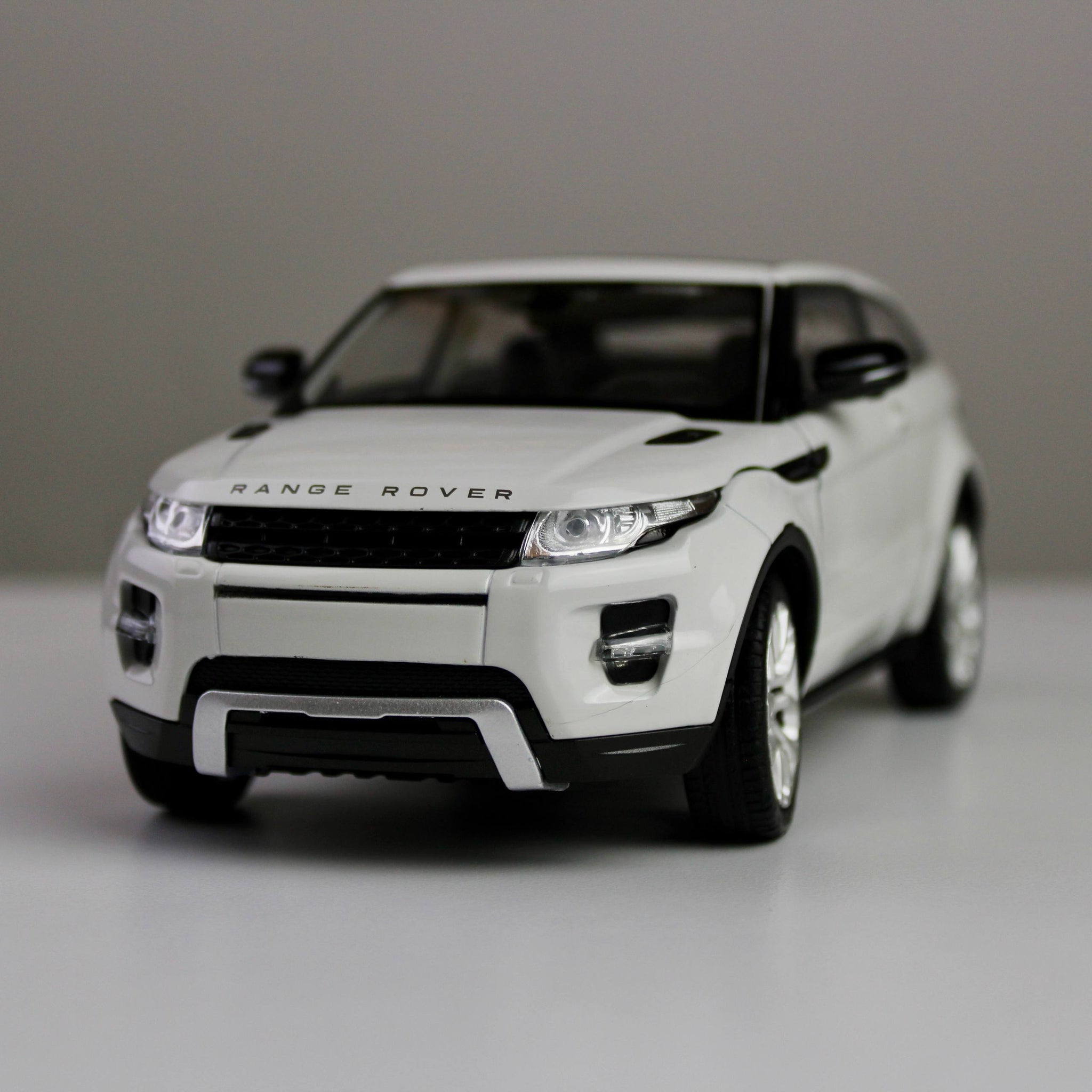 Welly Land Rover Range Rover Evoque مجسم سيارة رياضية متعددة الاستخدامات مصبوب بالقالب بمقياس 1:24