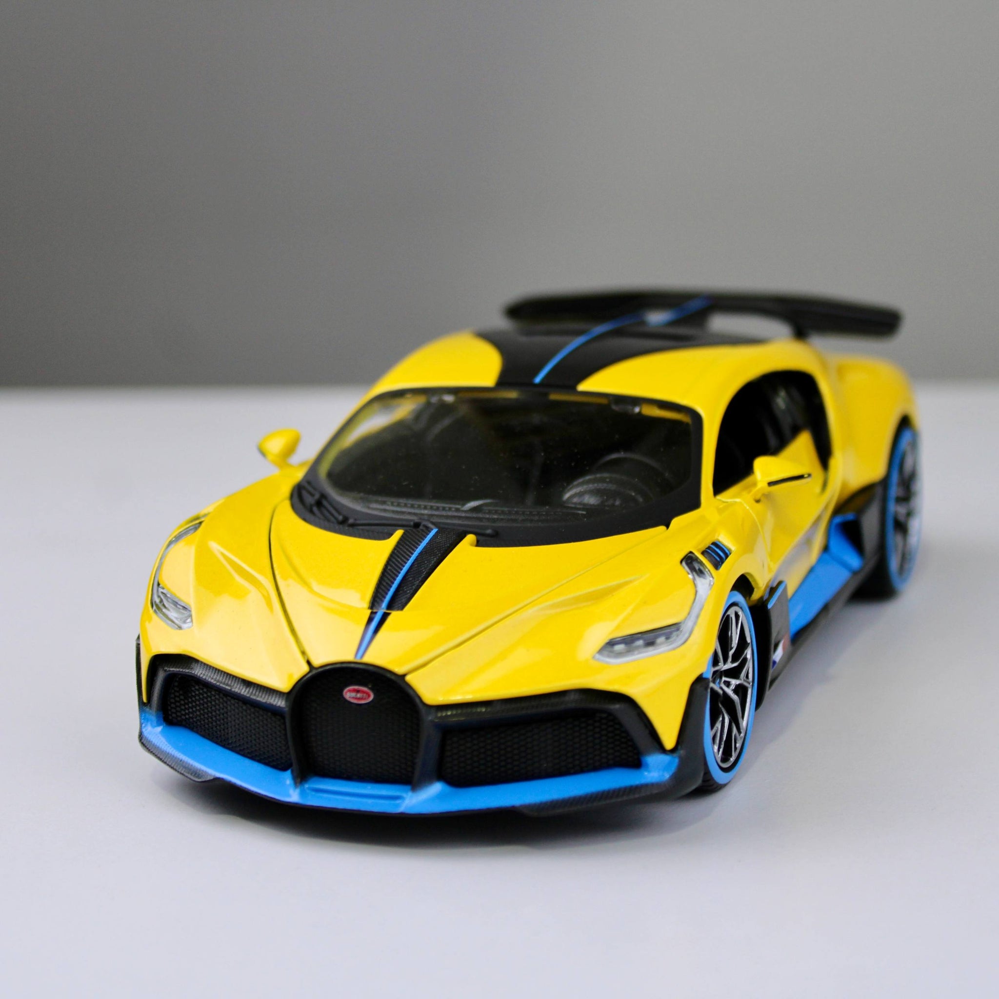 Bugatti Divo Die-Cast Model Car – Maisto (1:24 Scale)