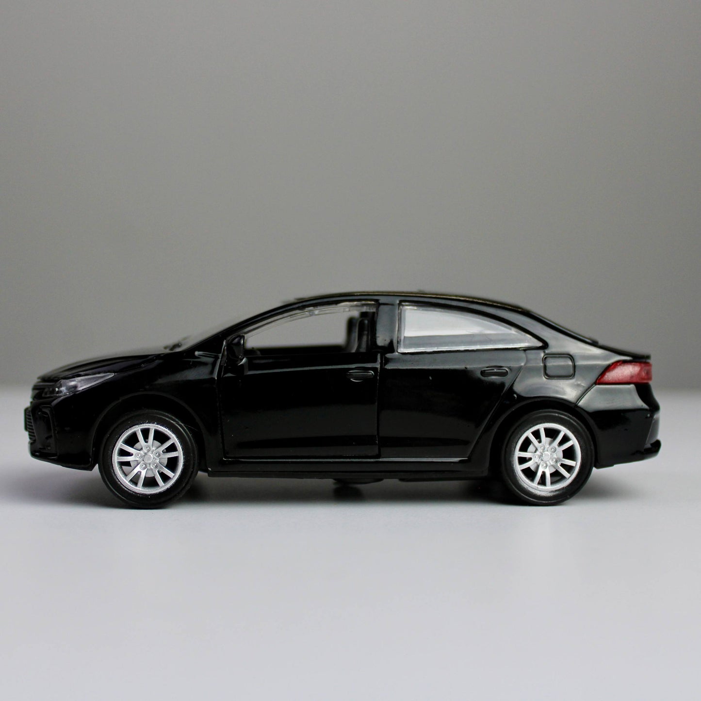 Toyota Corolla Diecast Model 1:38