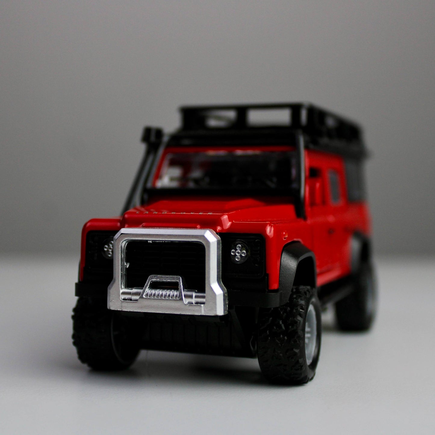 Land Rover Defender Diecast Model 1:38