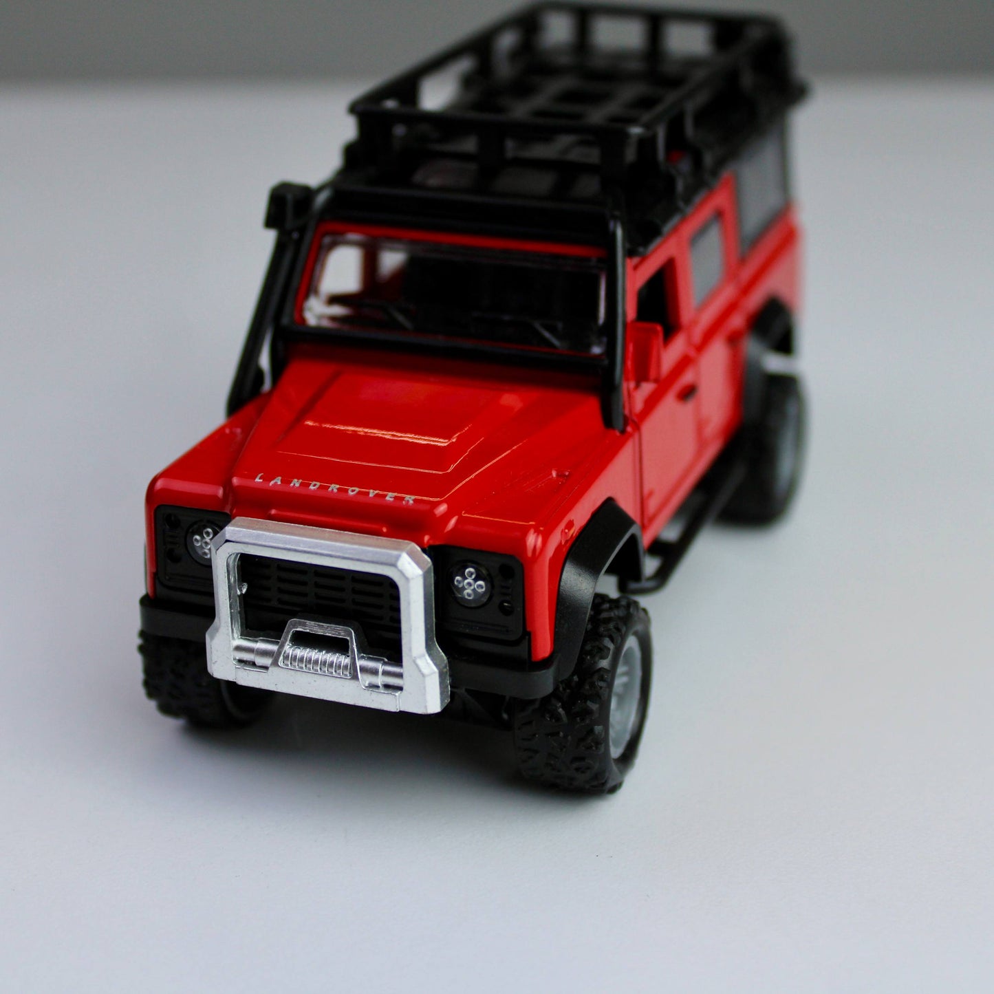Land Rover Defender Diecast Model 1:38