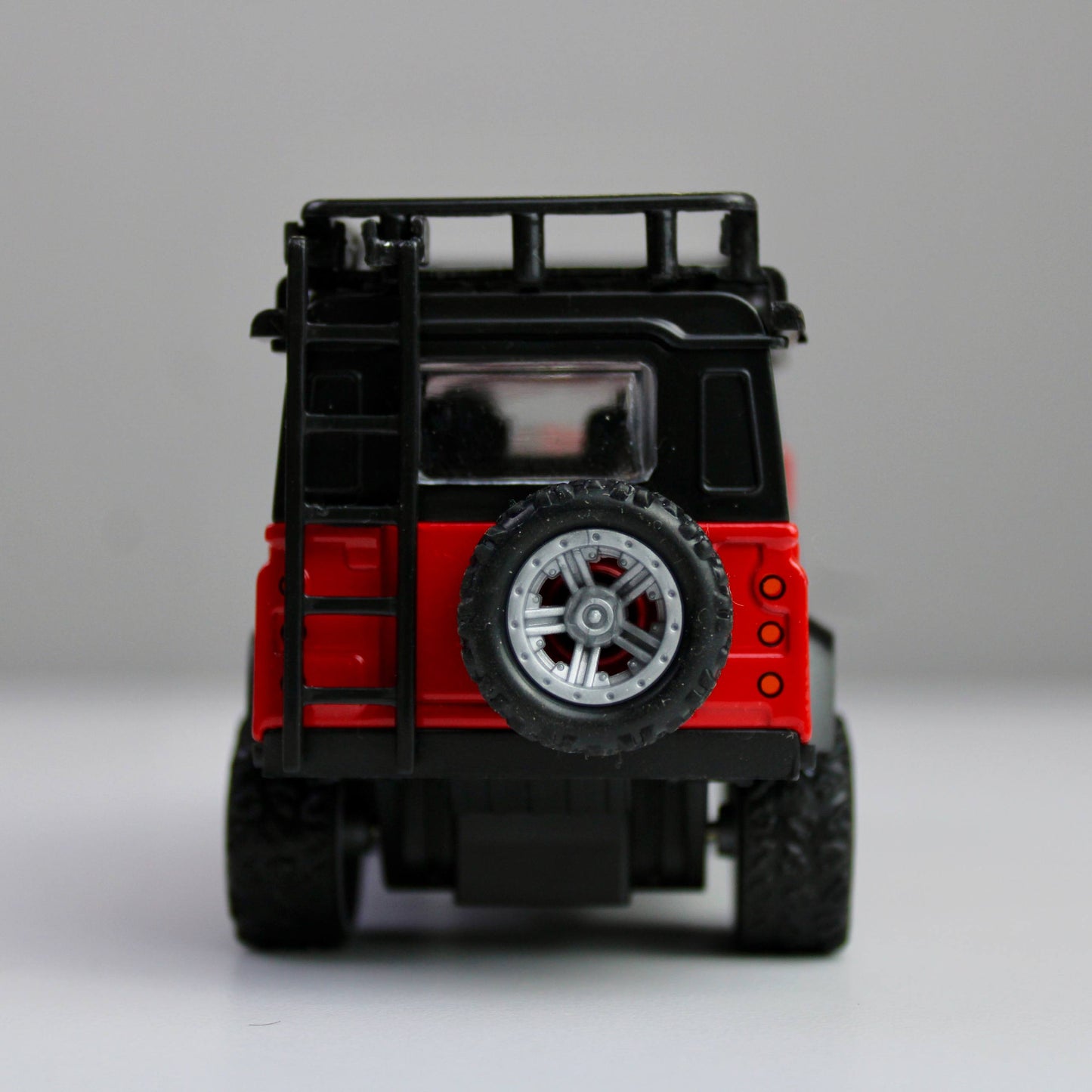Land Rover Defender Diecast Model 1:38