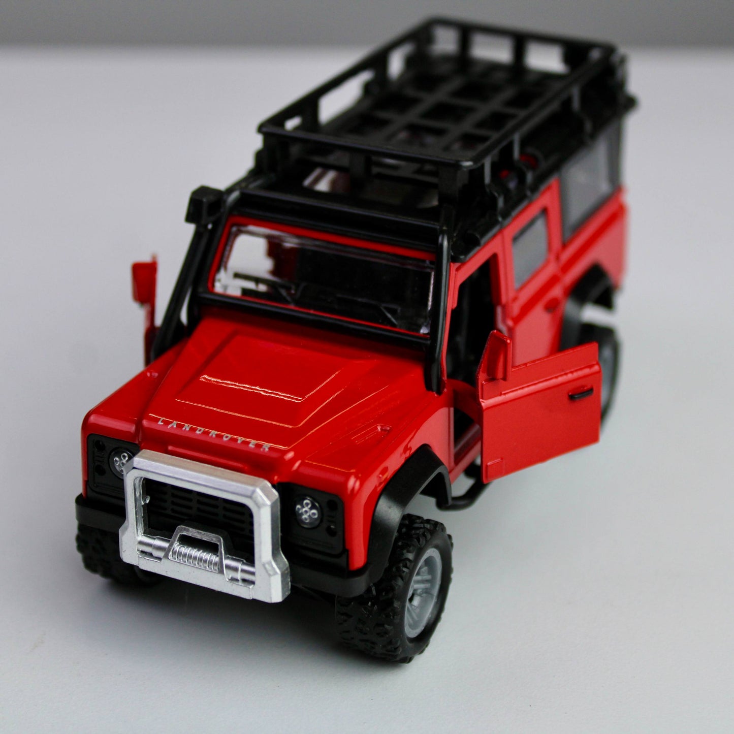 Land Rover Defender Diecast Model 1:38