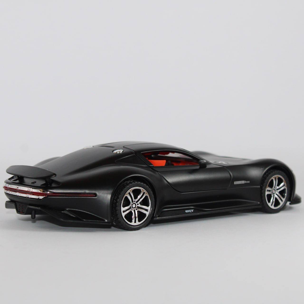 Mercedes-Benz AMG Vision Gran Turismo – 1:24 Scale