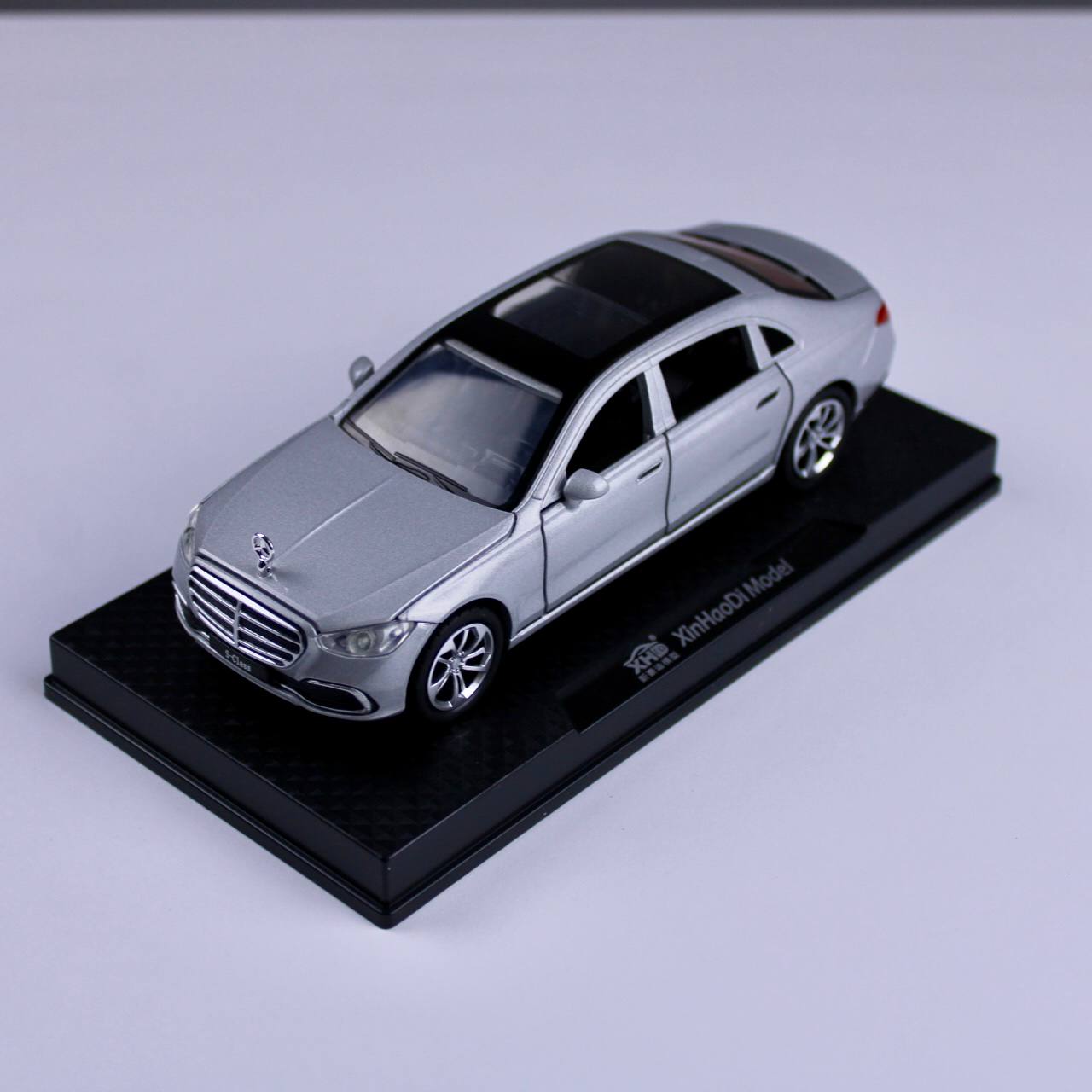 Mercedes-Benz S400 Diecast Model – 1:32 Scale