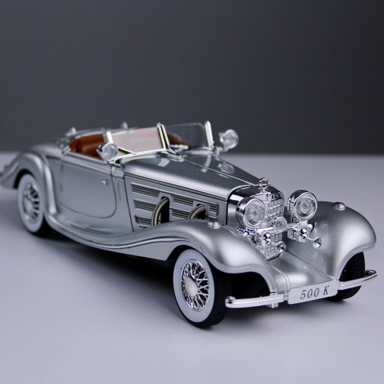 Mercedes Classic 500K 1:24 Scale Die-Cast Model Car