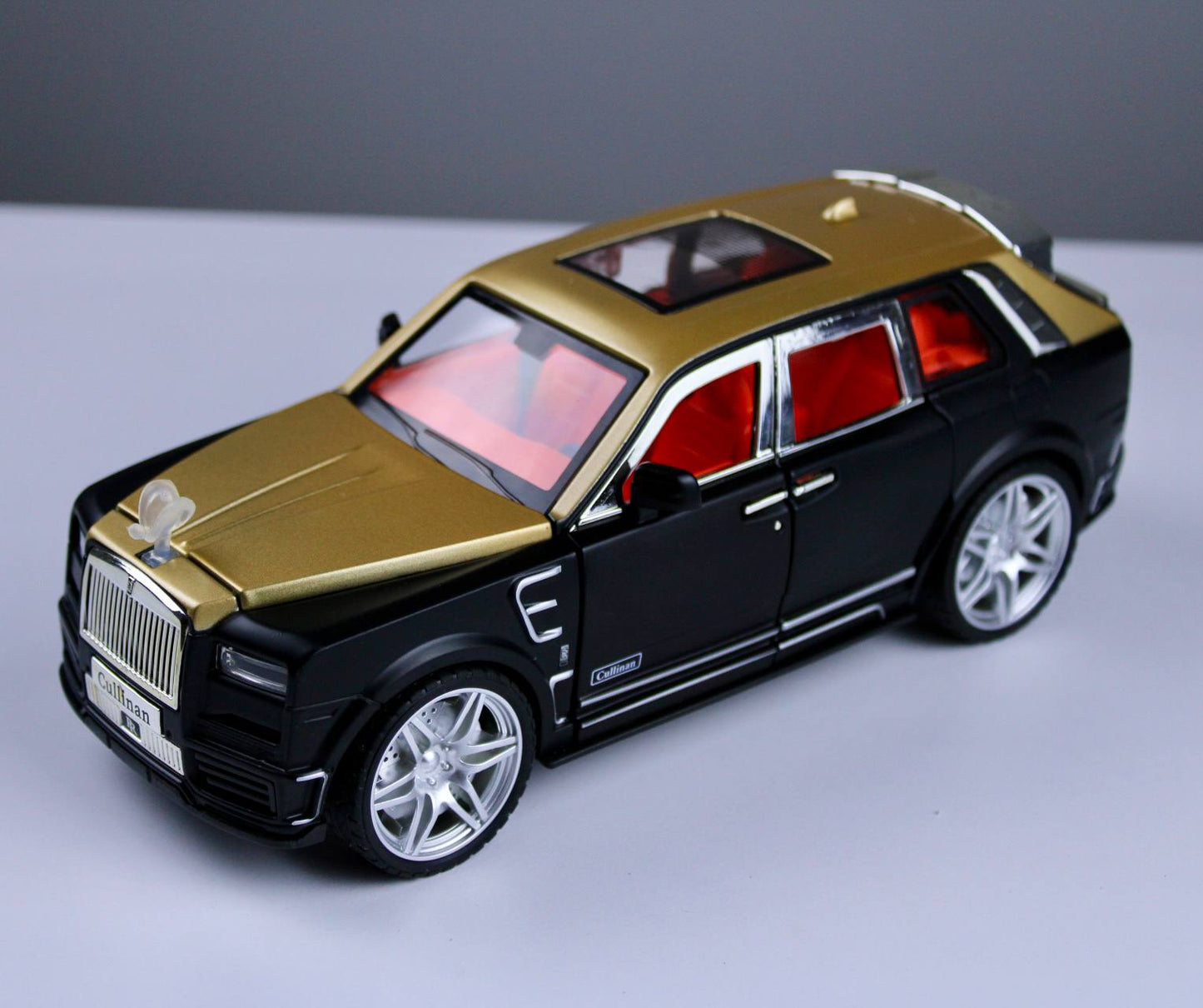 Rolls Royce Cullinan Mansory Model Car – 1:24 Scale