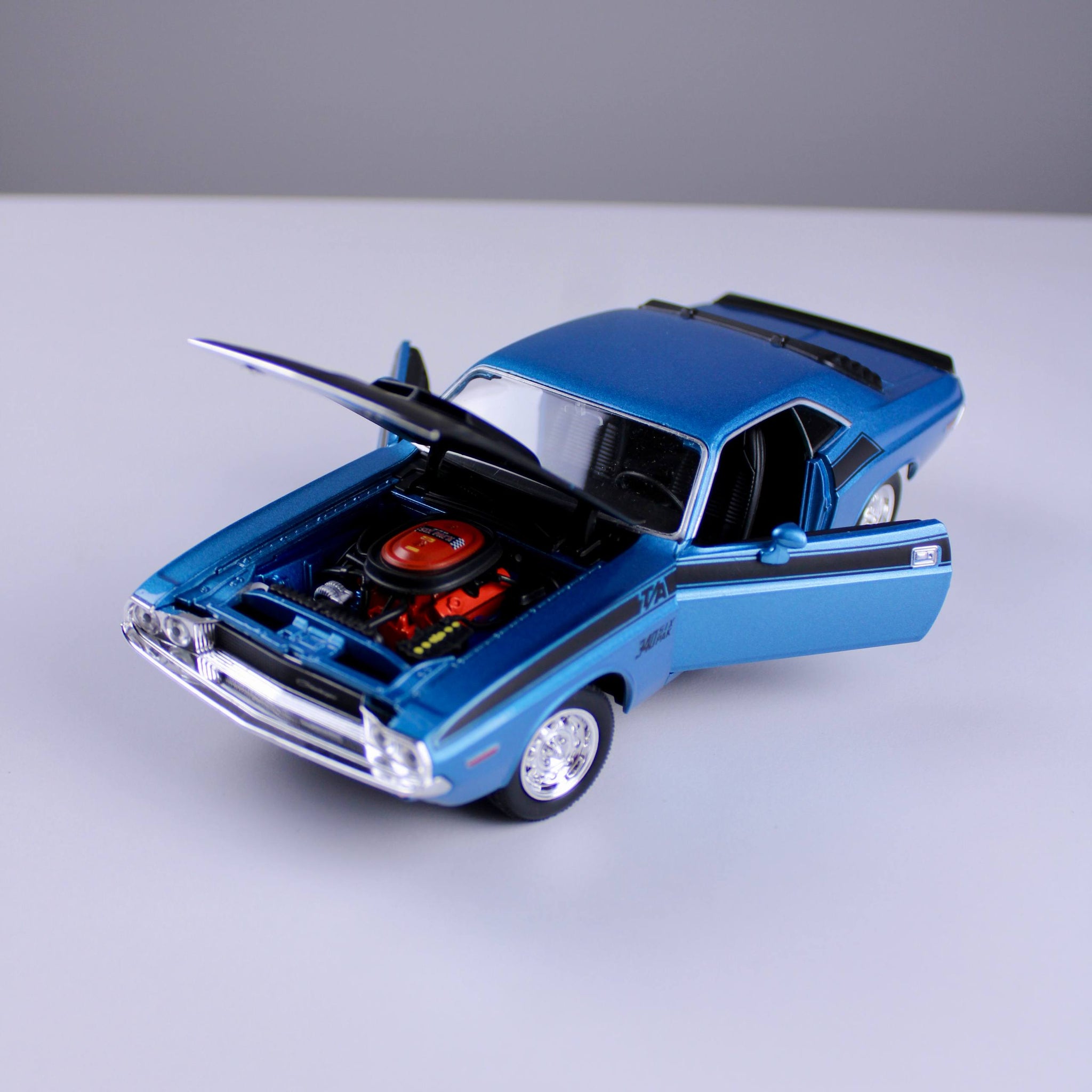 Dodge Challenger Die-Cast Model – Welly NEX Models