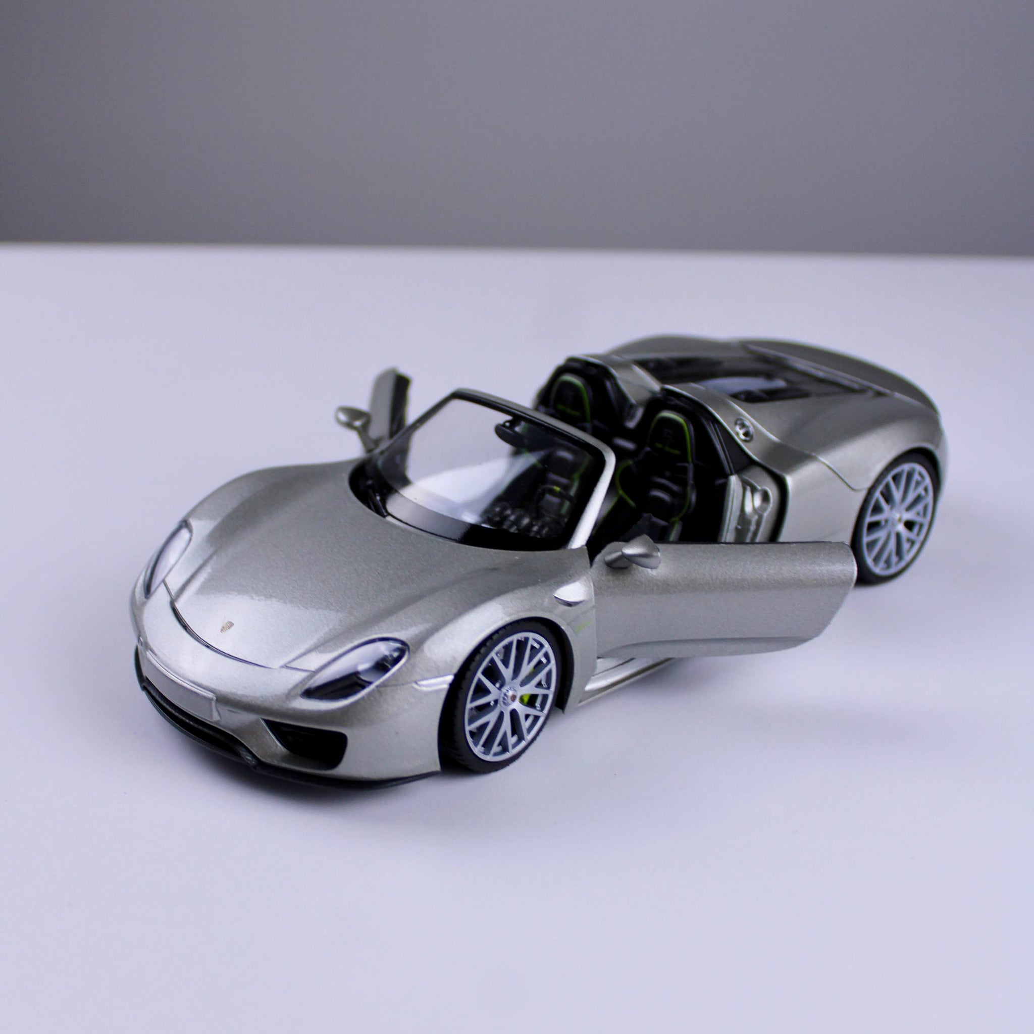 Porsche 918 Spyder Die-Cast Model – Welly NEX Models