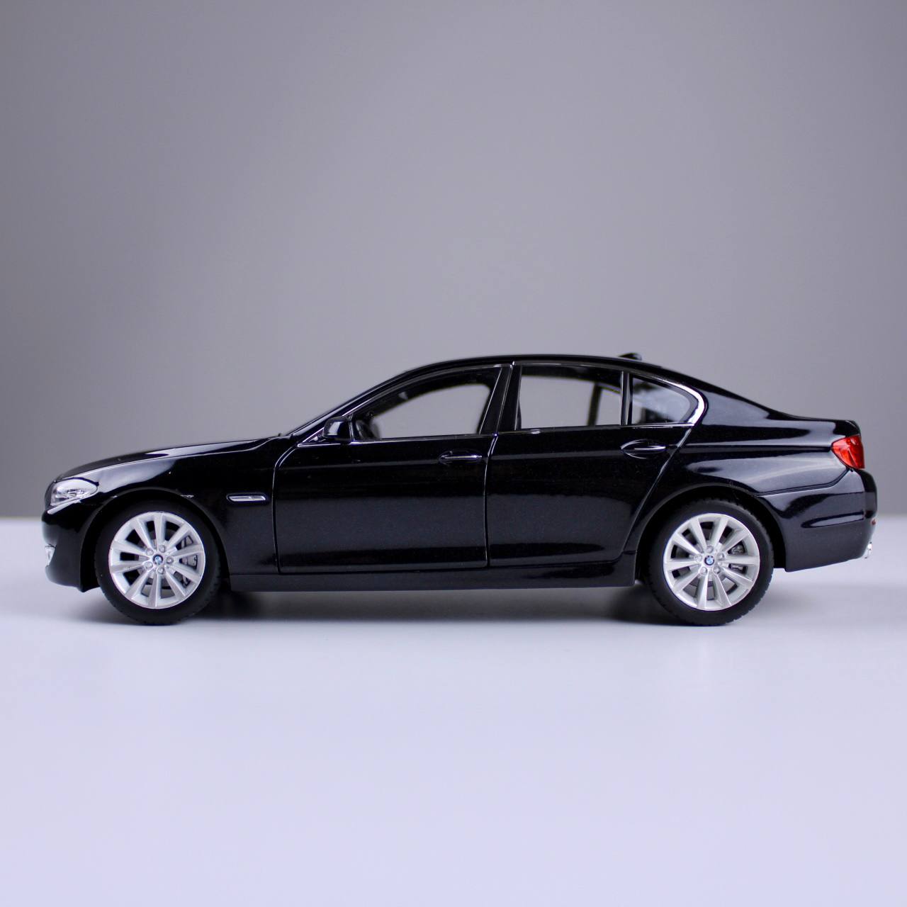 BMW 535i Die-Cast Model - Black