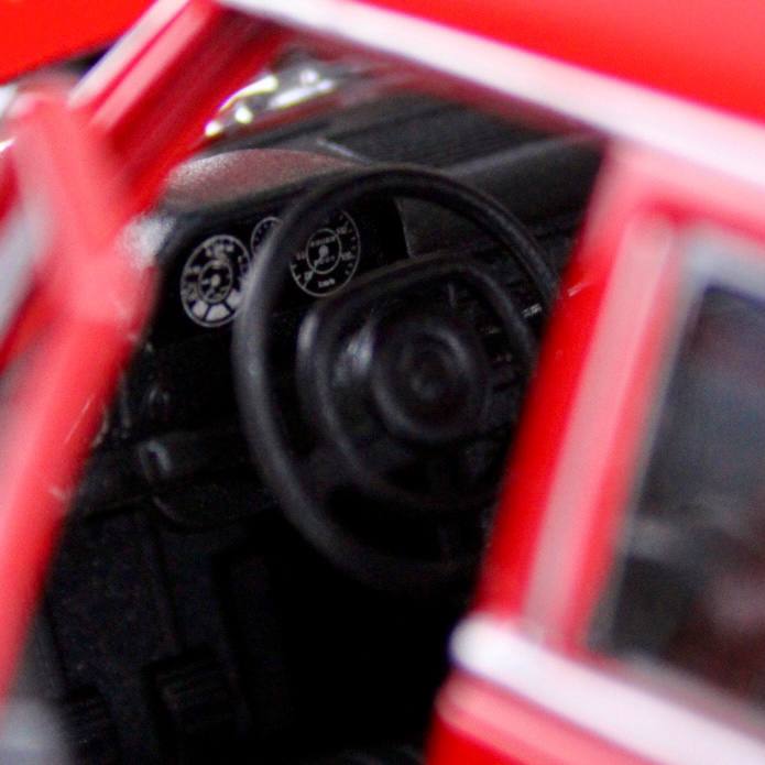 Mercedes-Benz 220 Die-Cast Model - Red