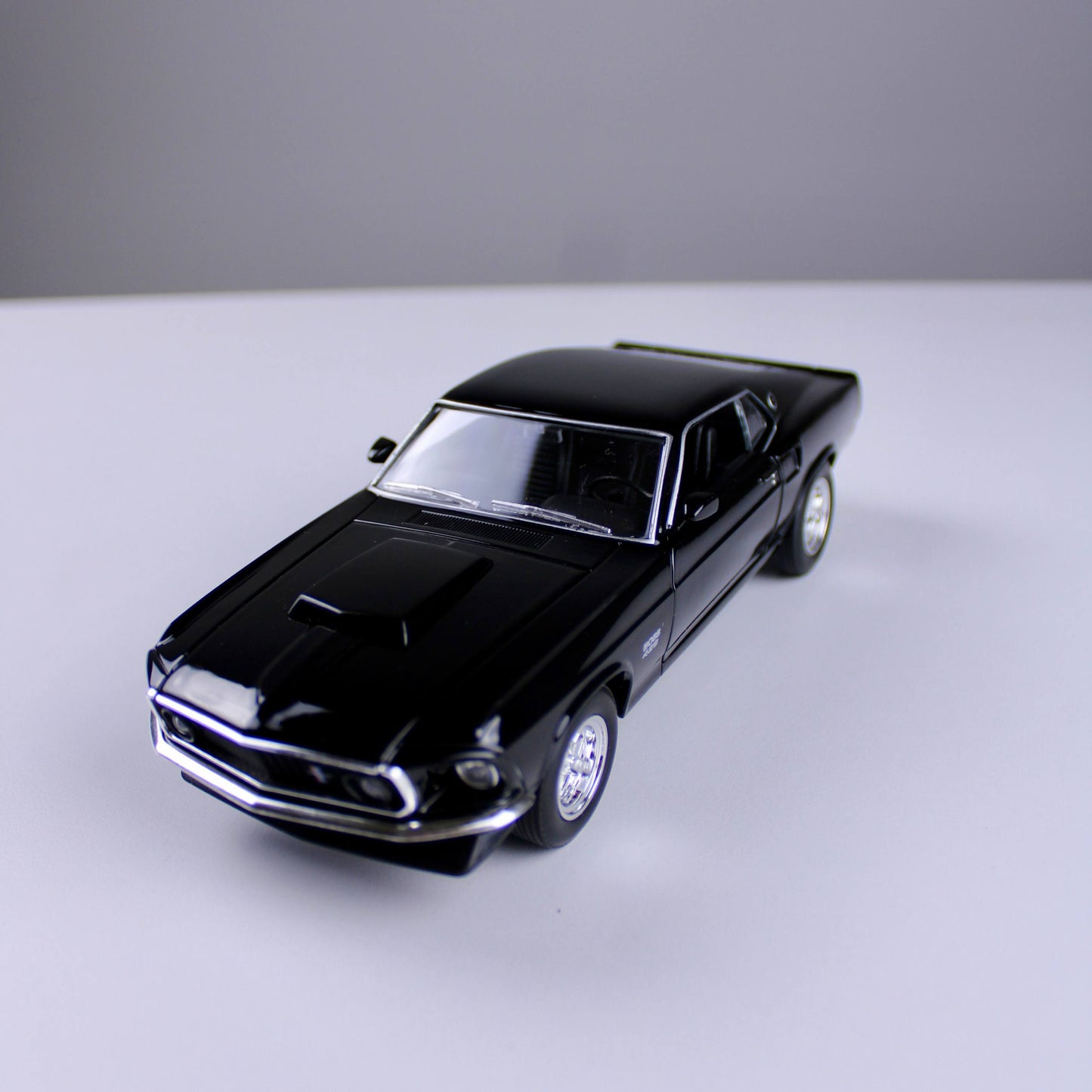 مجسم سيارة فورد موستانج بوس 429 – لون أسود