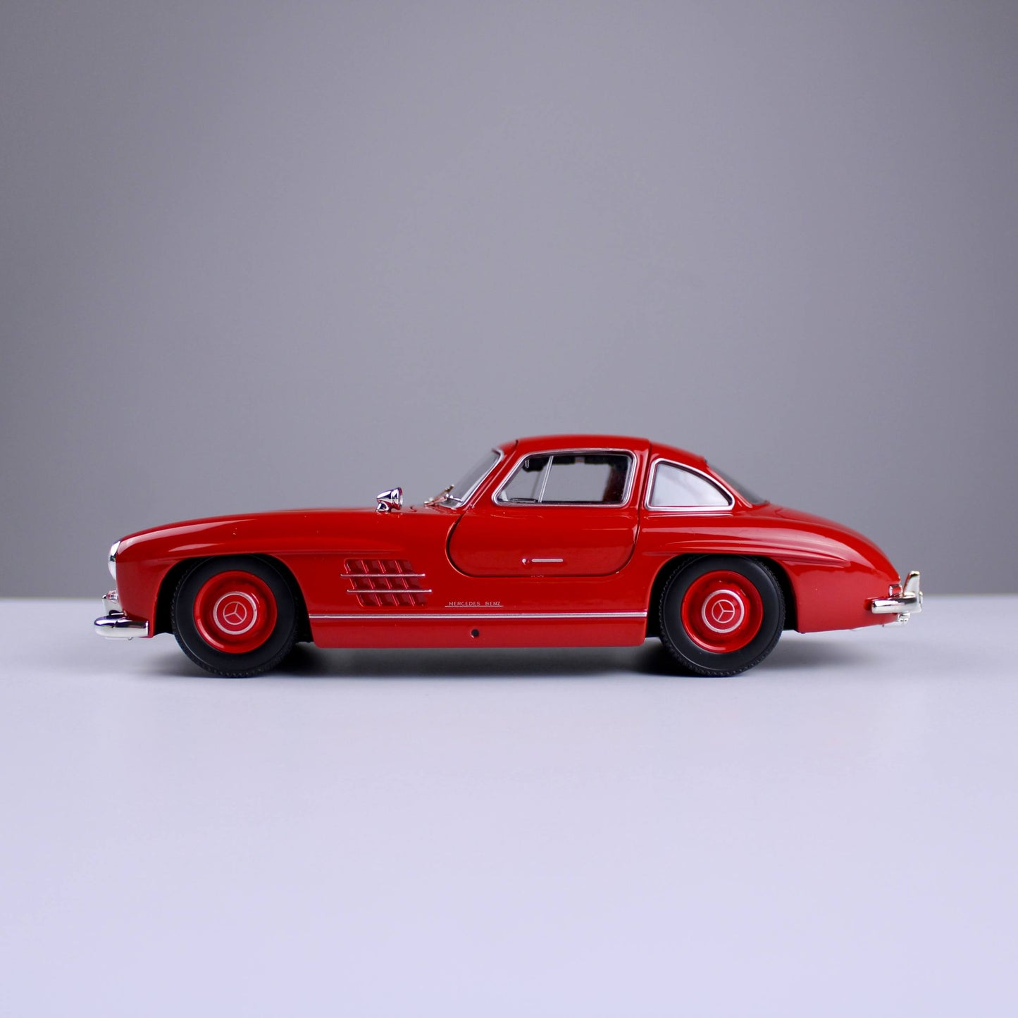 Mercedes-Benz 300 SL - Red