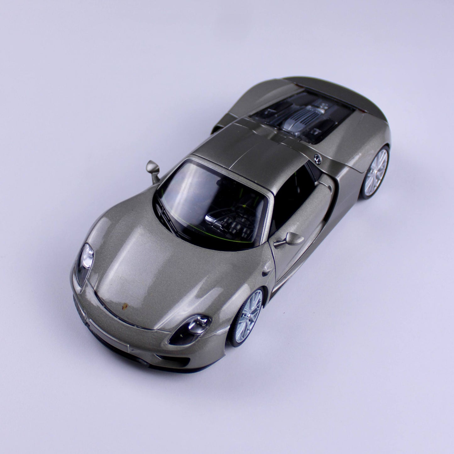 Porsche 918 Spyder - Champagne