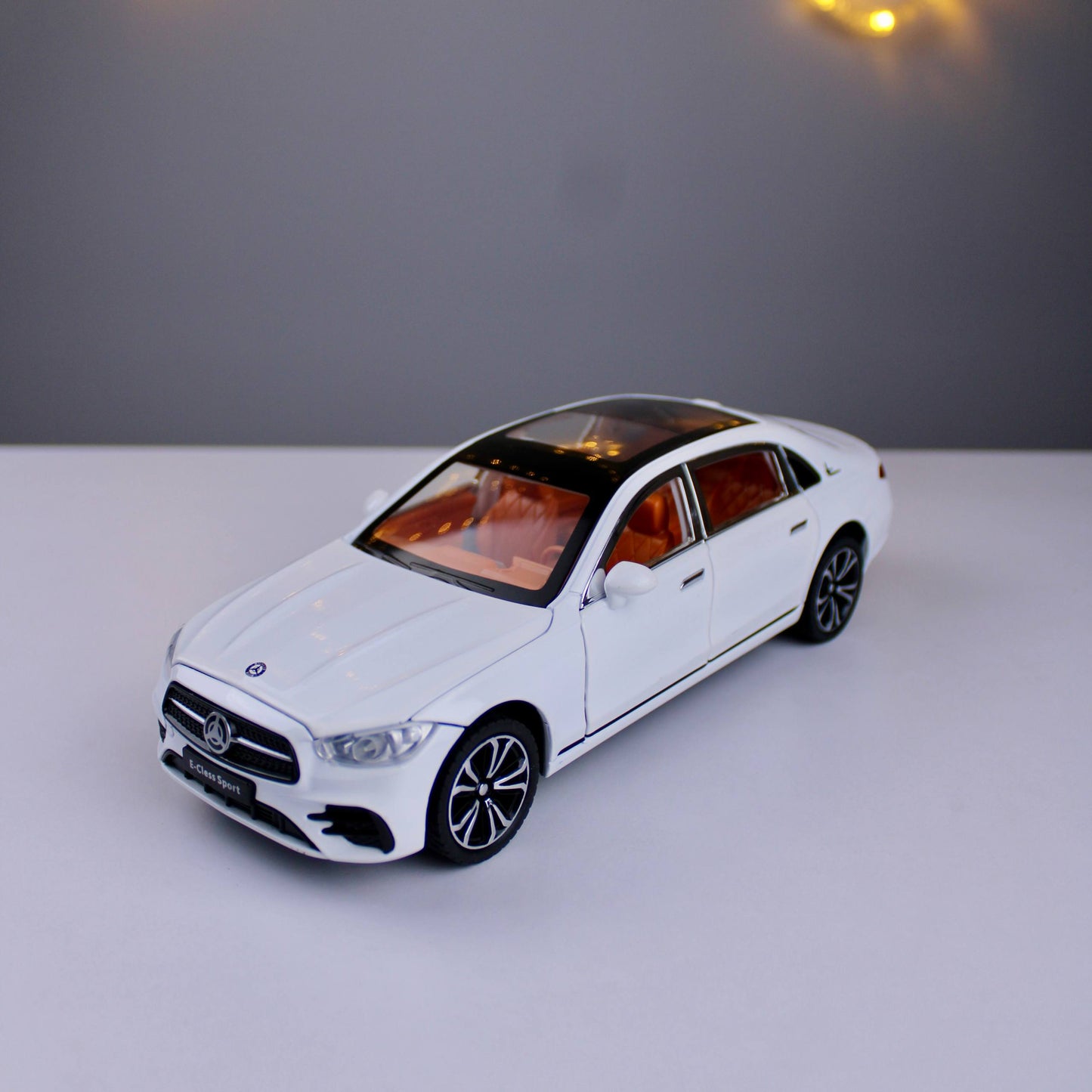 Mercedes-Benz E-Class Sport  – 1:24 Scale