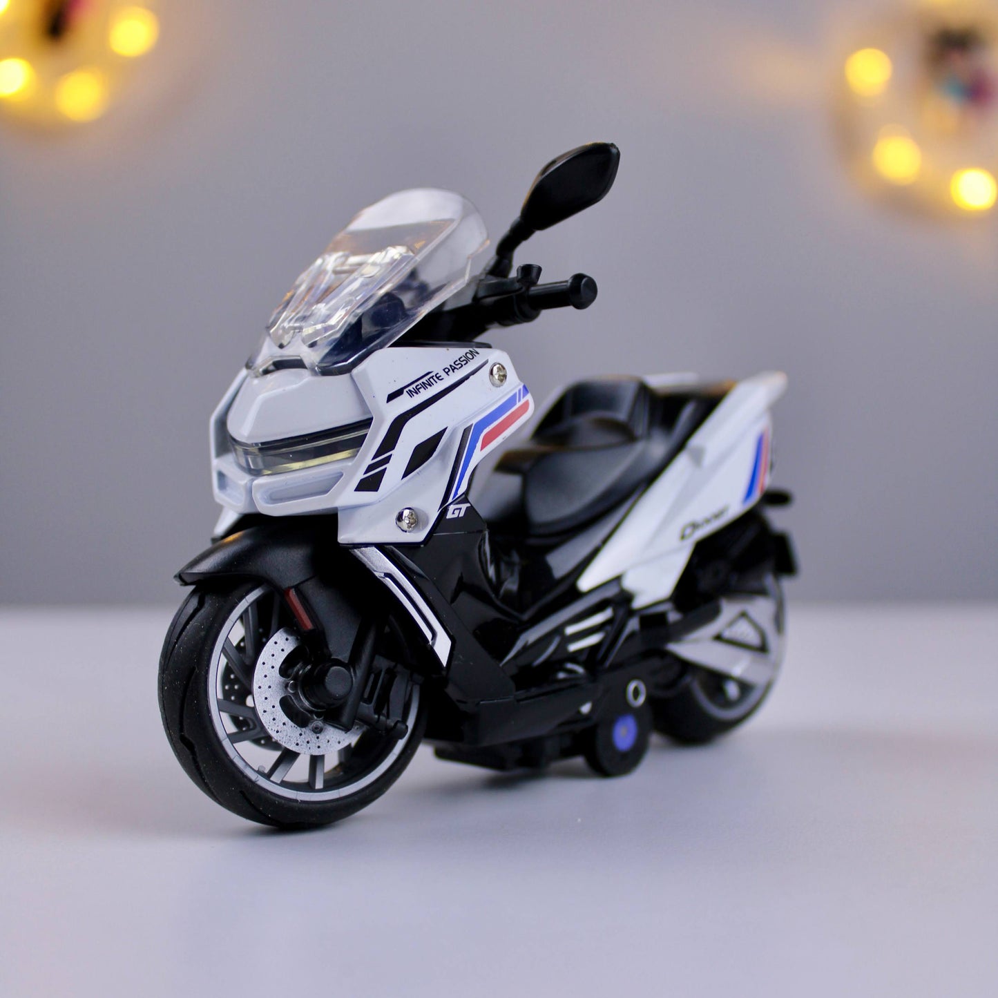 Metal Scooter Model – 1:14 Scale