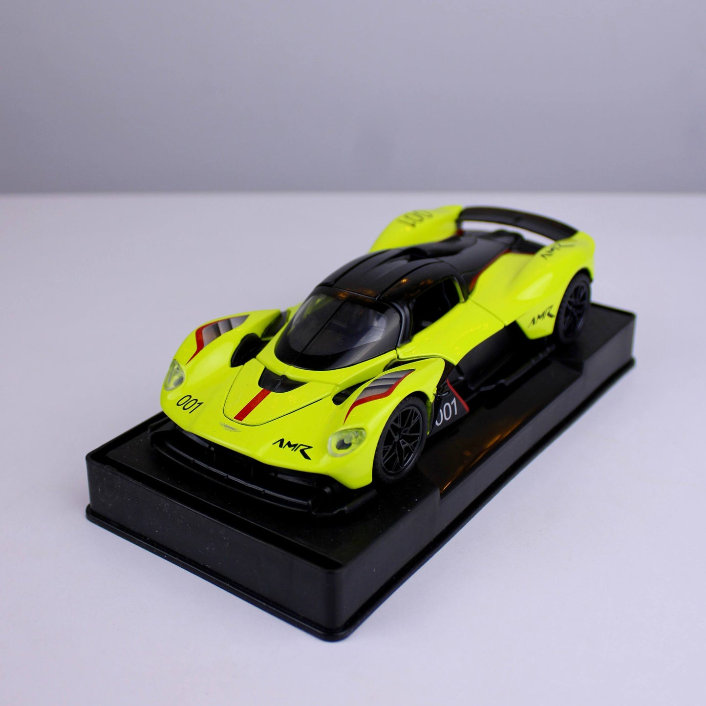 Aston Martin Valkyrie AMR Car – 1:32