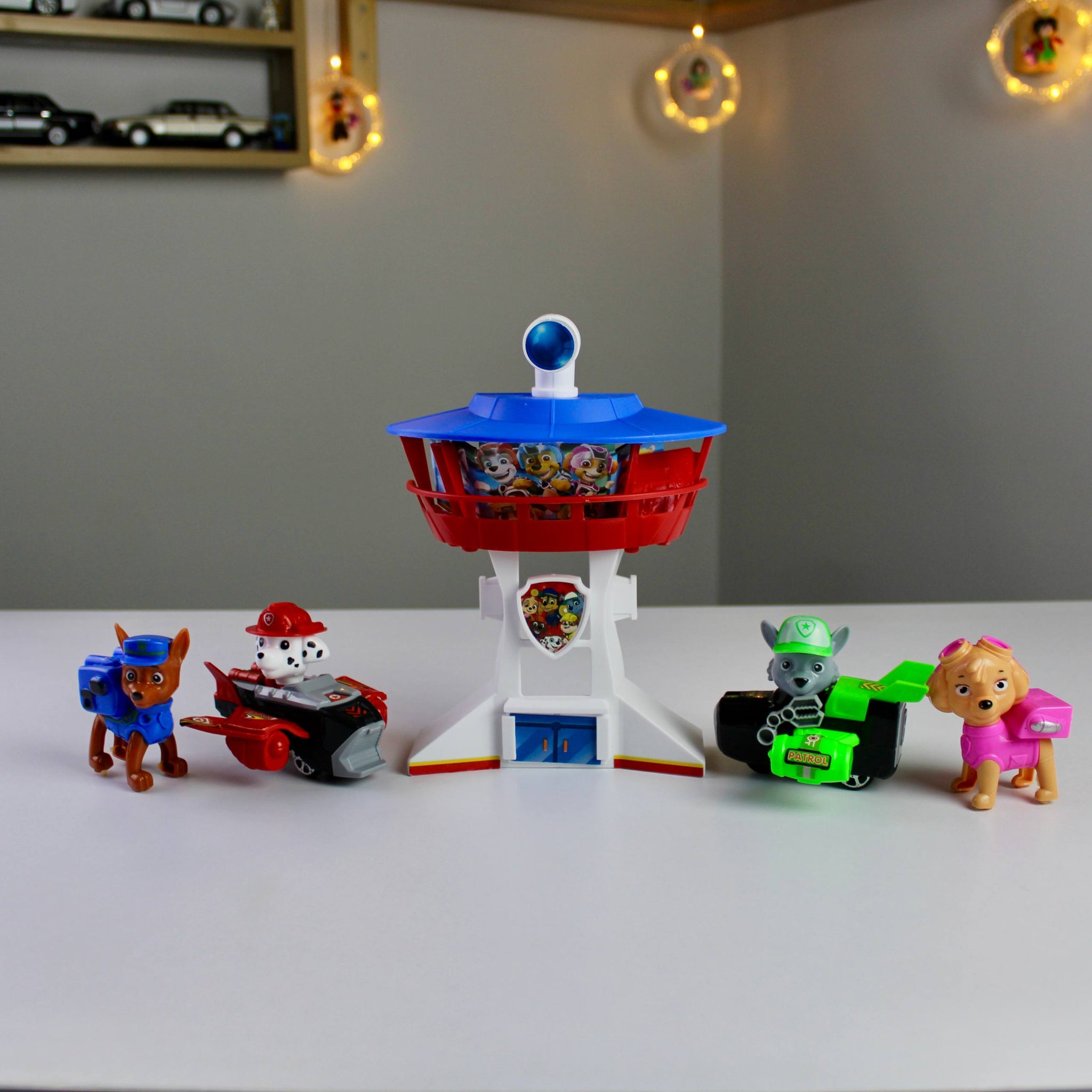 طقم شخصيات Paw Patrol مع برج المراقبة