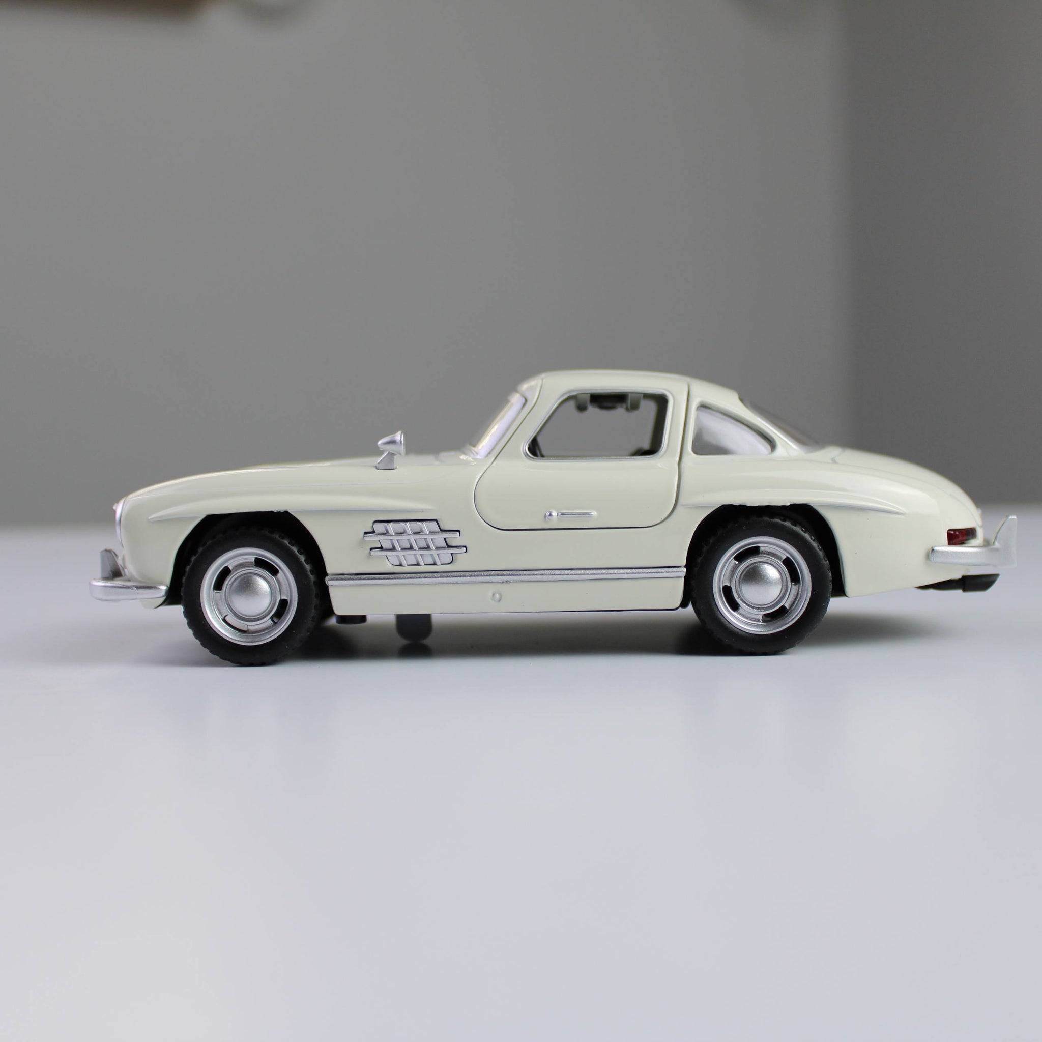 مجسم سيارة مرسيدس بنز 300SL – مقاس 1:32