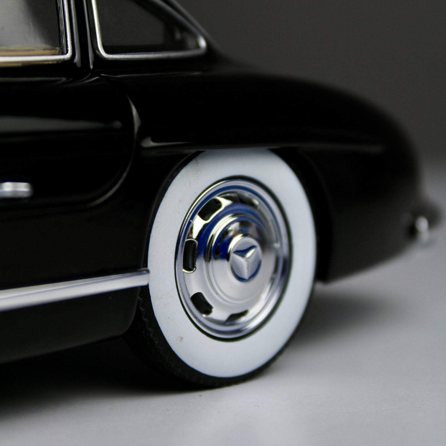 Mercedes-Benz 300SL Diecast Model – 1:24 Scale