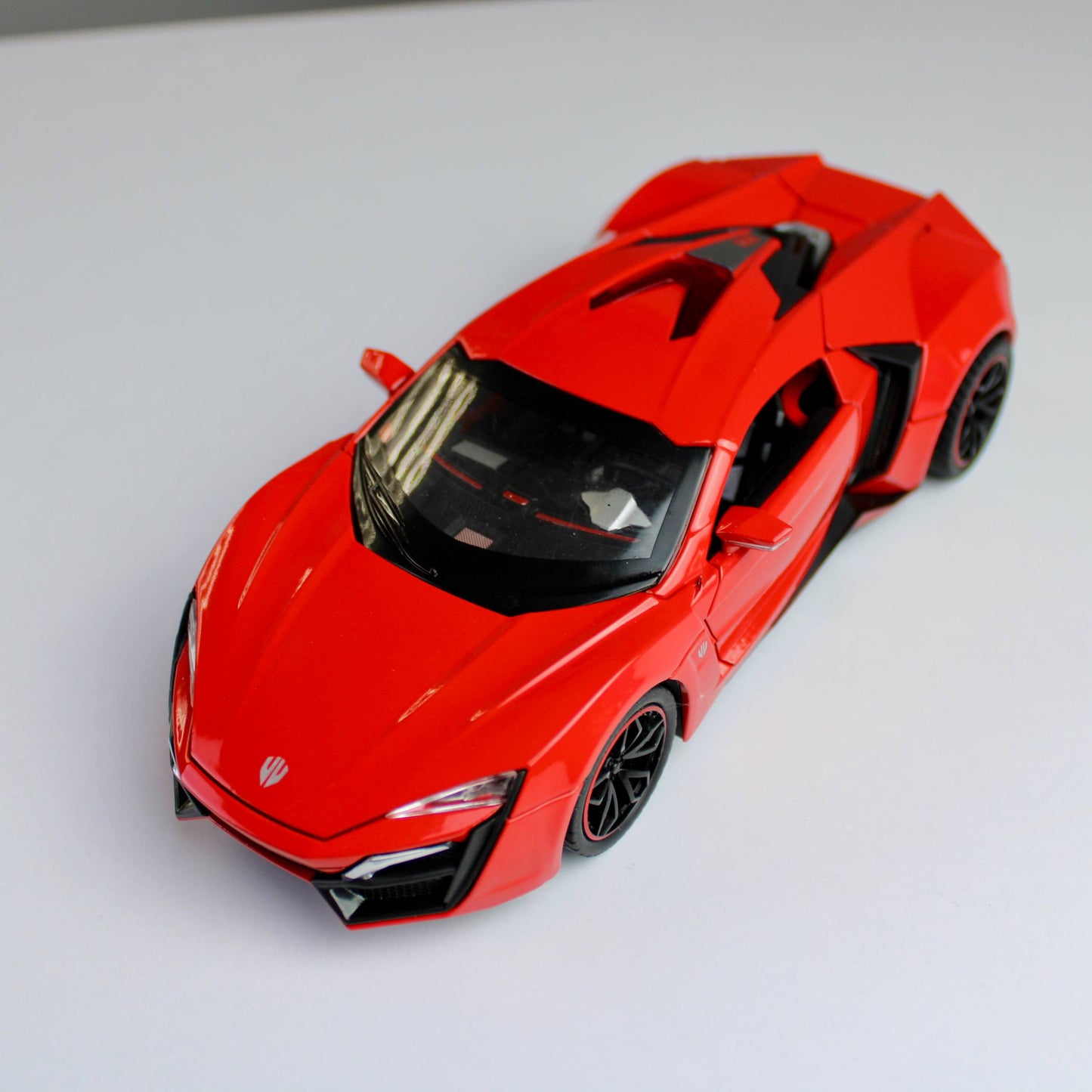 Lykan Hypersport Diecast Model – 1:24 Scale