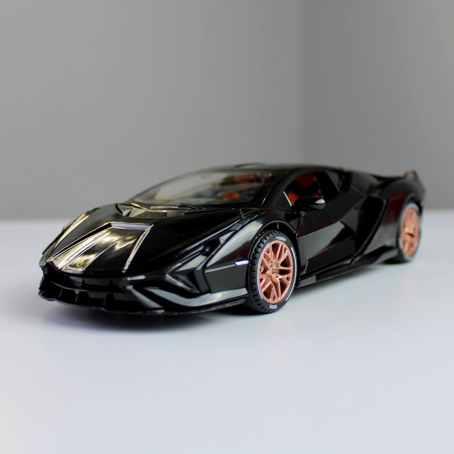 Lamborghini Sian FKP 37 Diecast Model – Luxury Supercar Replica (1:24)
