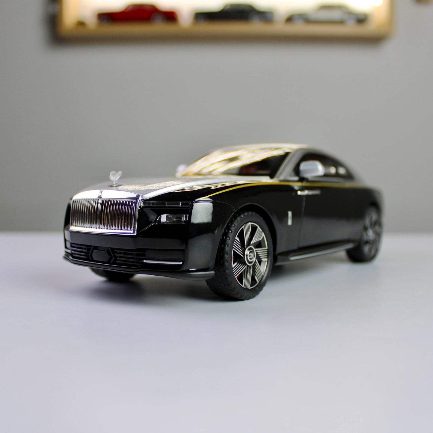 Rolls-Royce Spectre 1:24 Diecast – Light, Sound