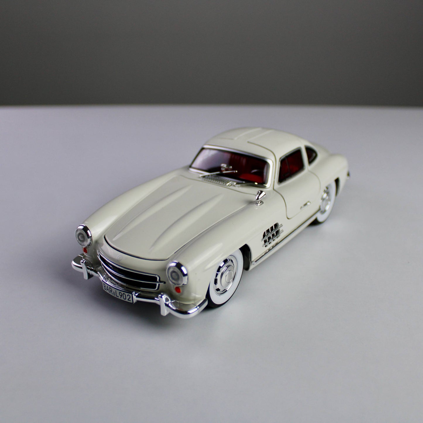 Mercedes-Benz 300SL Gullwing 1:24 Die-Cast