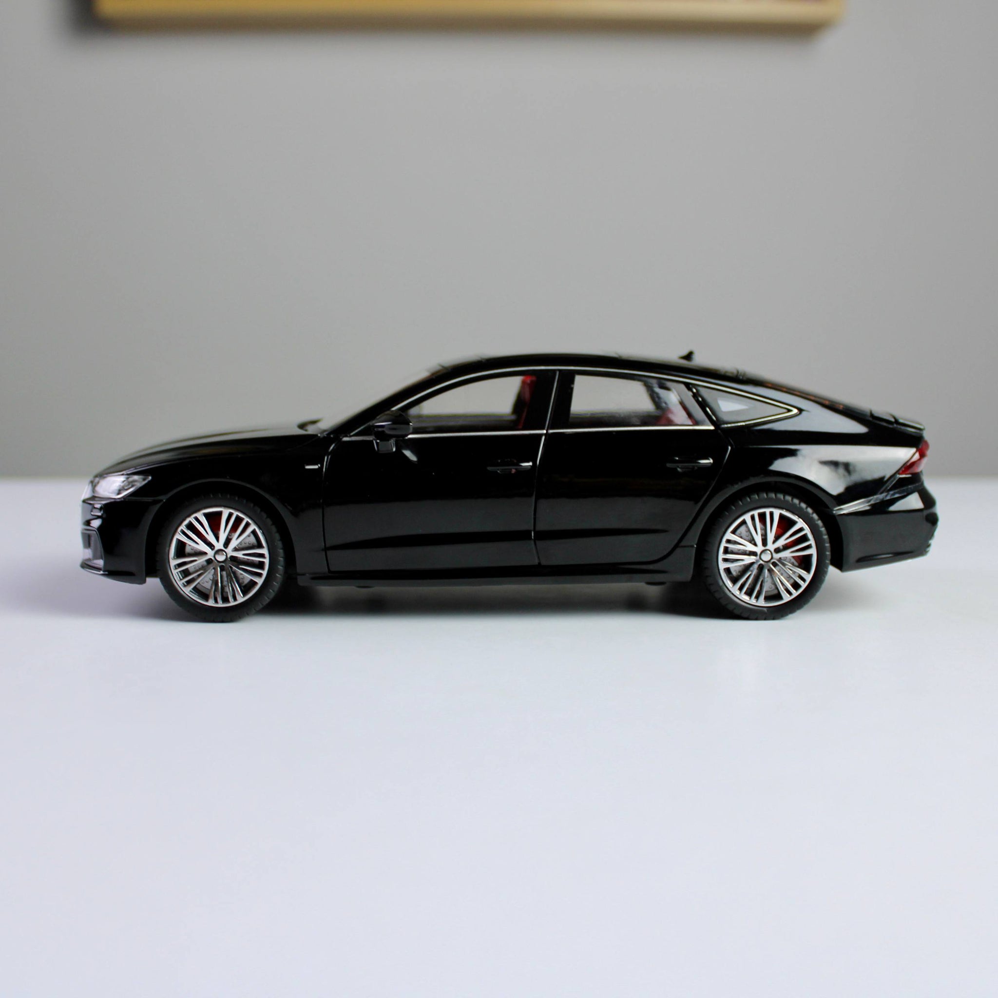 Audi A7 1:24 Die-Cast Model Car