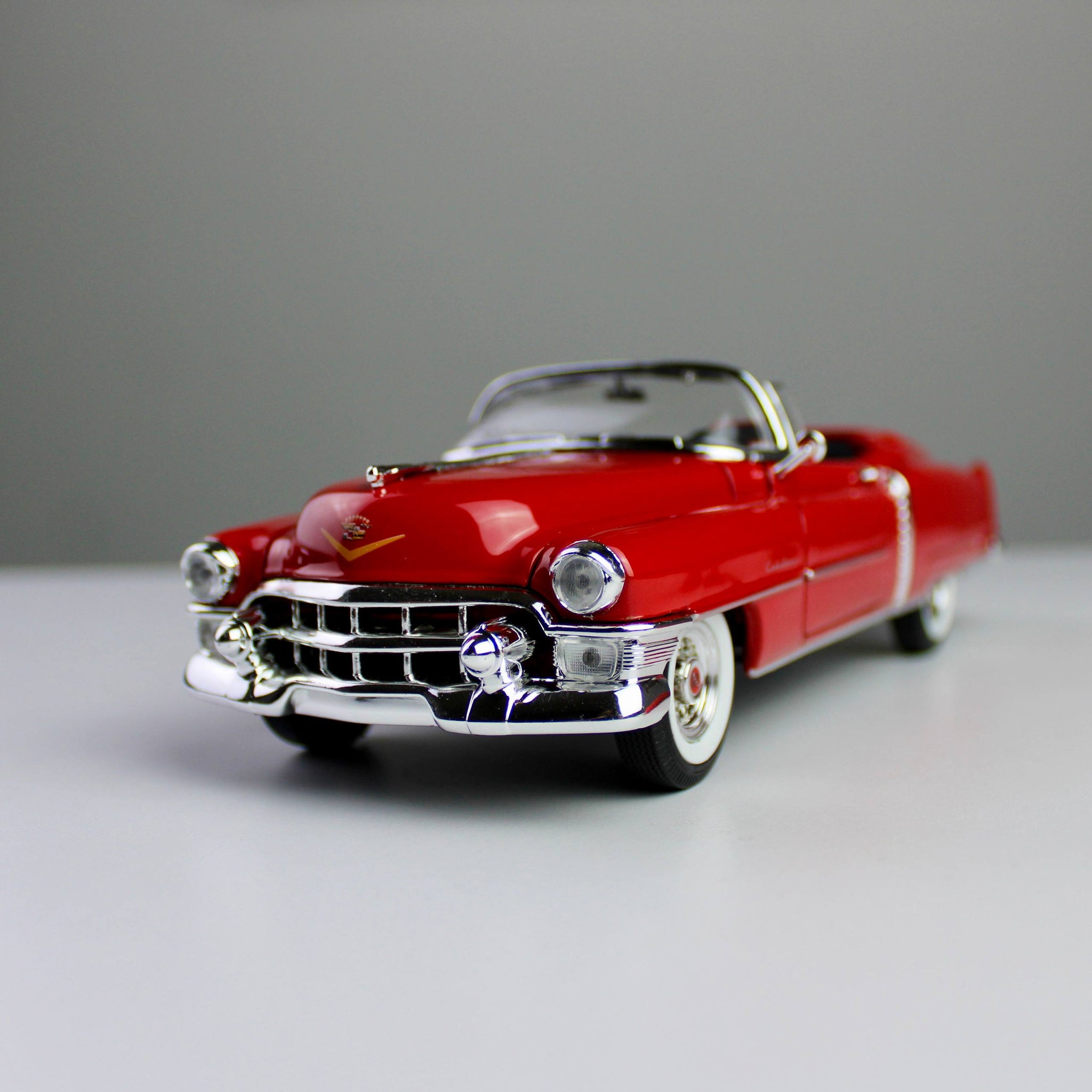 Welly Cadillac Eldorado 1953 1:24 Die-Cast Model Car