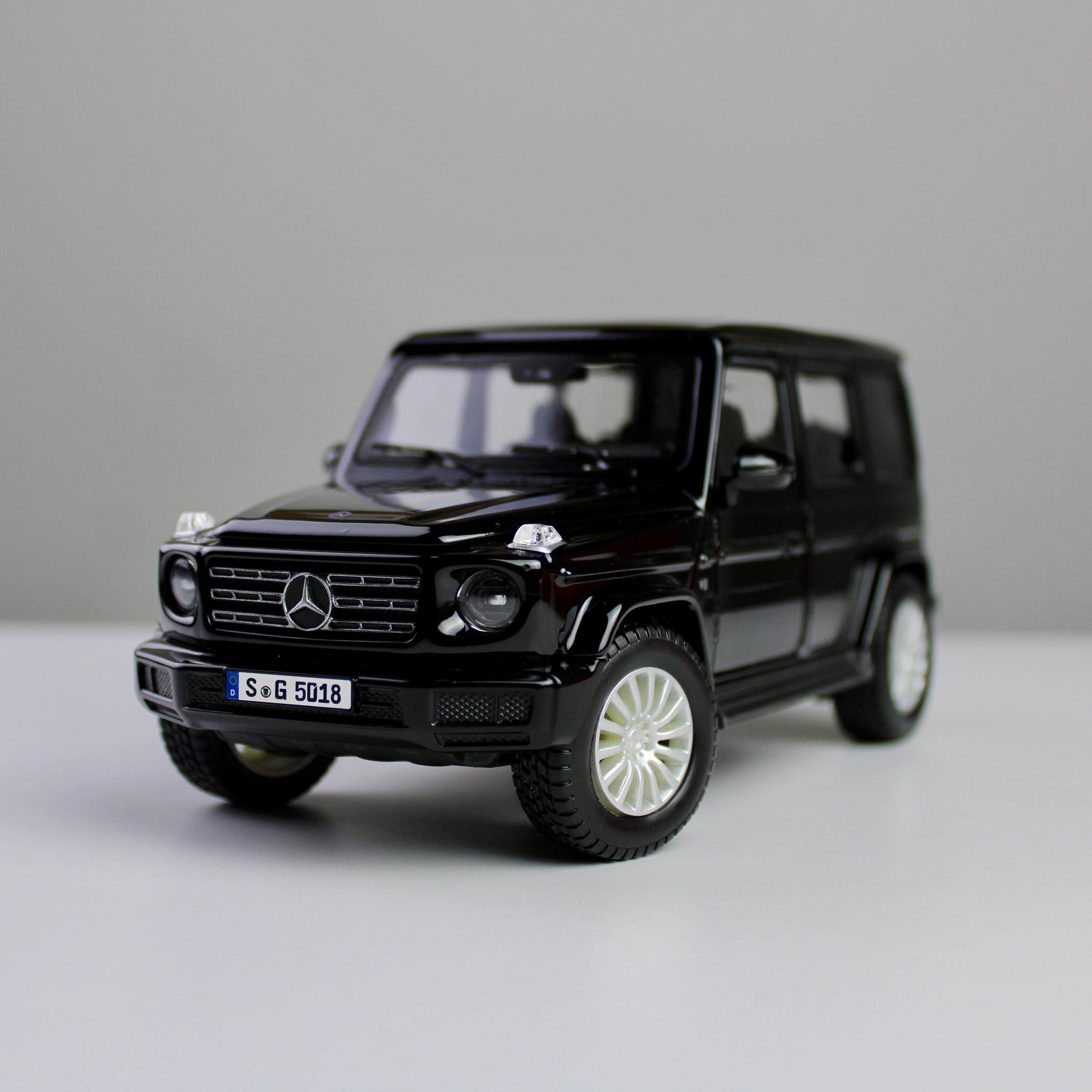 Maisto Mercedes-Benz G-Class 2019 1:24 Die-Cast Model Car