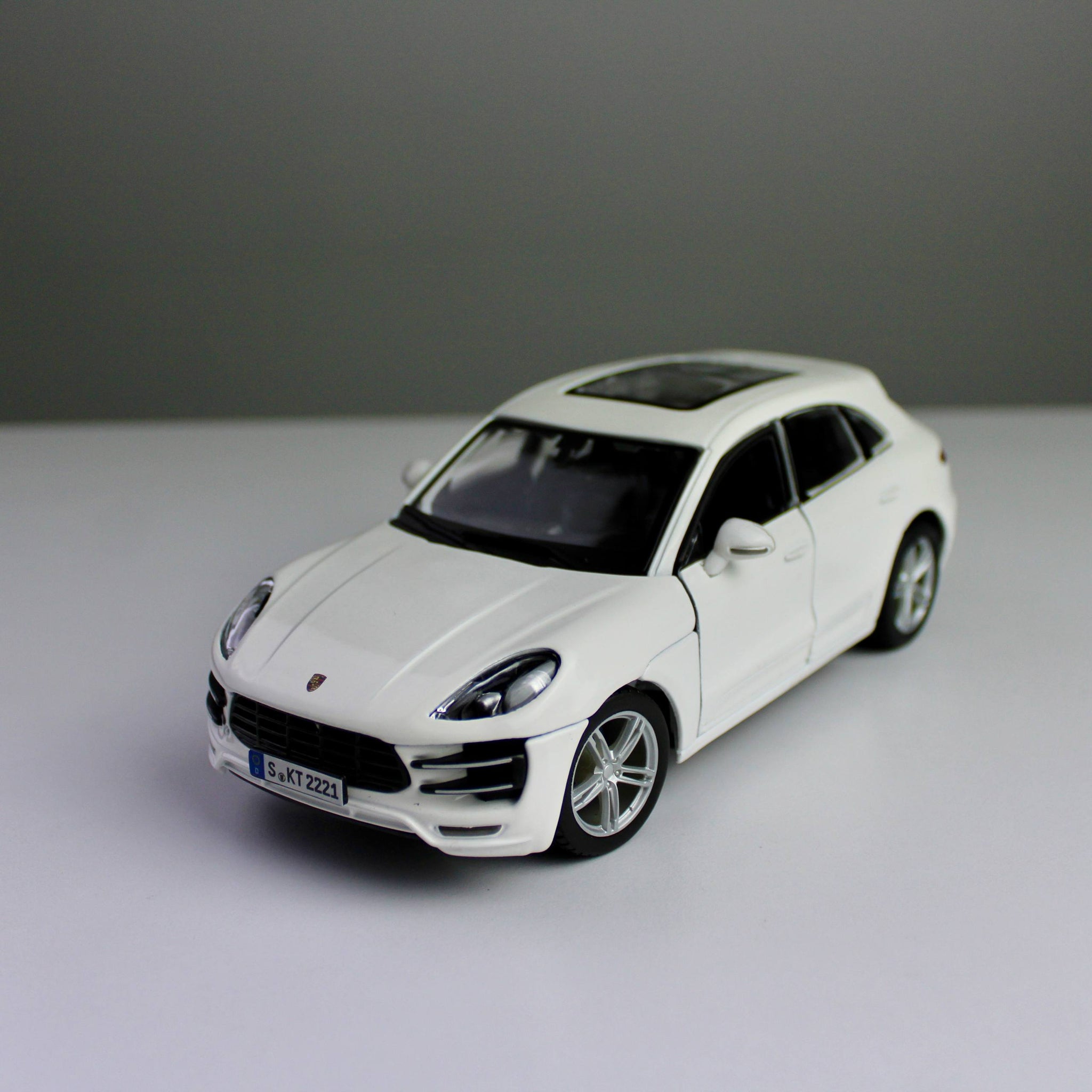 Bburago Porsche Macan 1:24 Die-Cast Model SUV – Star Collezione