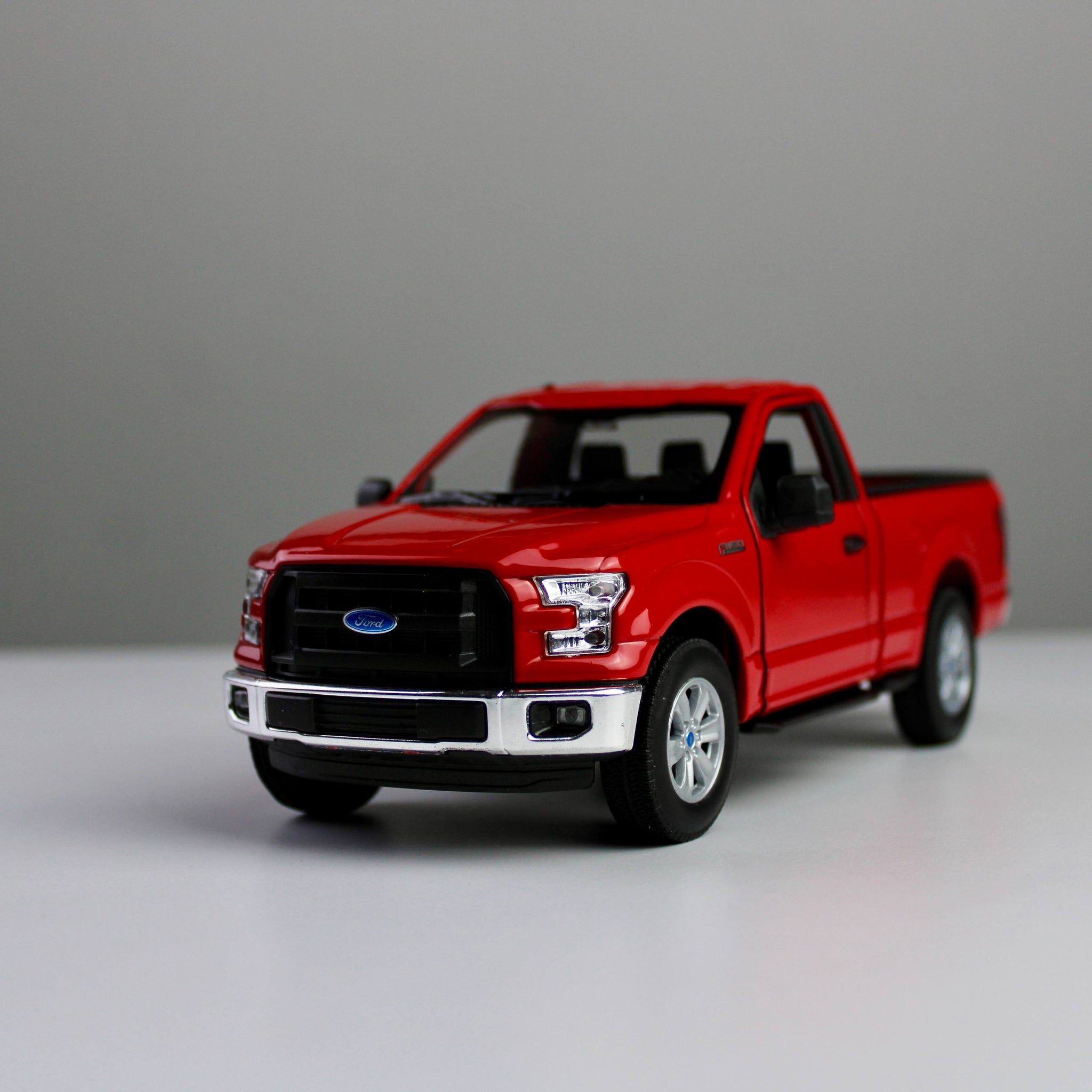 شاحنة نموذجية مصبوبة من Welly Ford F-150 2015 بمقياس 1:24