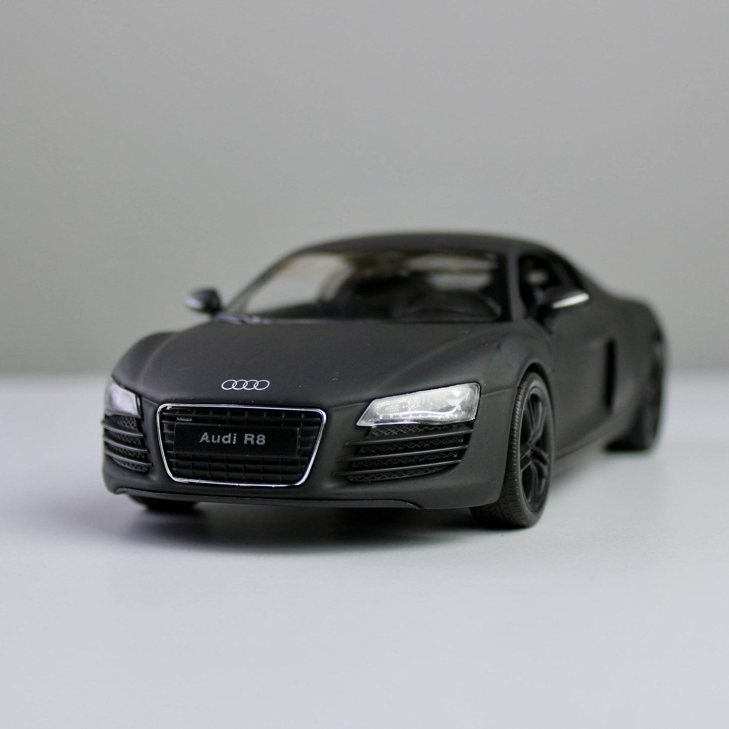 سيارة ويلي أودي R8 V10 طراز 1:24 مصبوبة