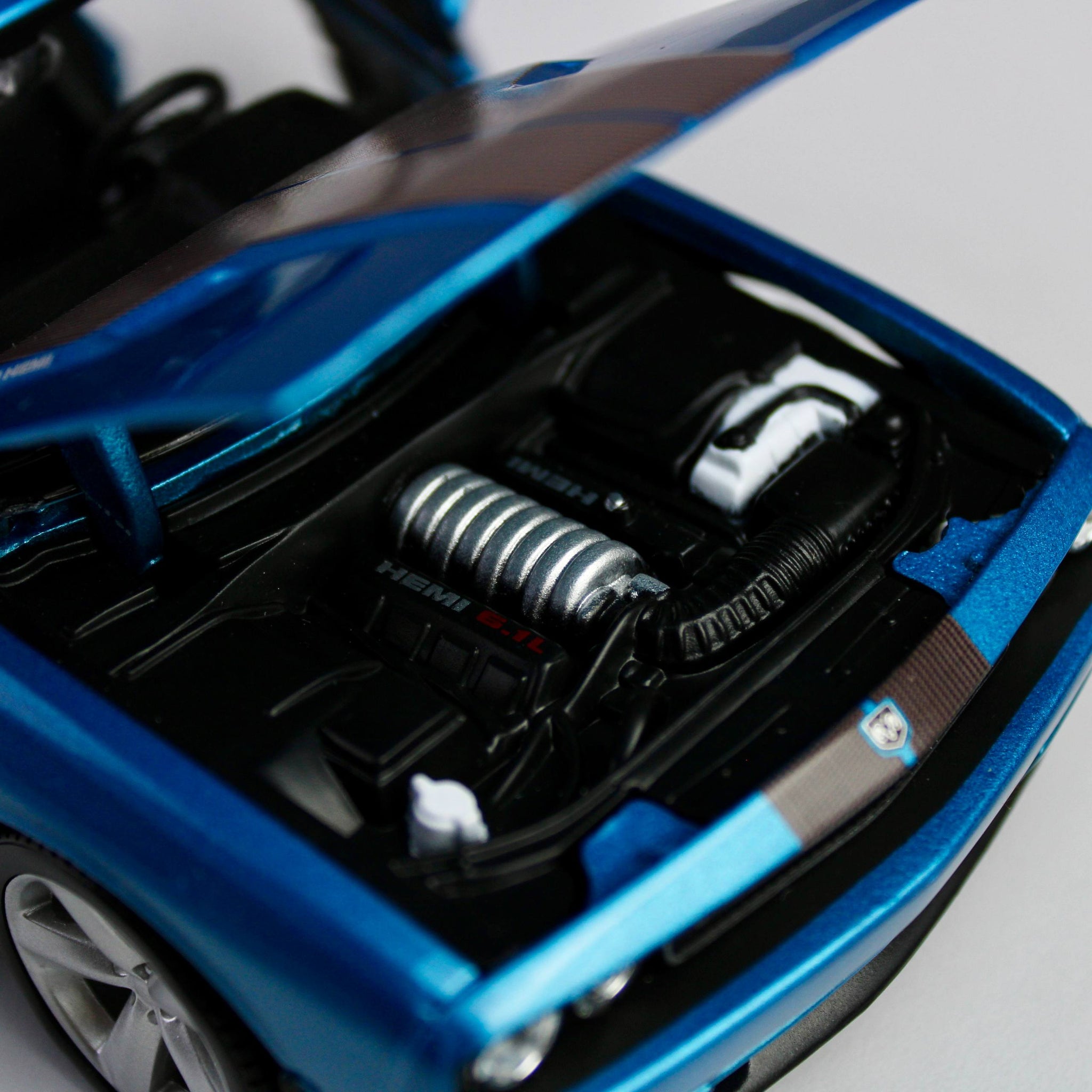 Maisto Dodge Challenger SRT8 2008 1:24 Die-Cast Model Car