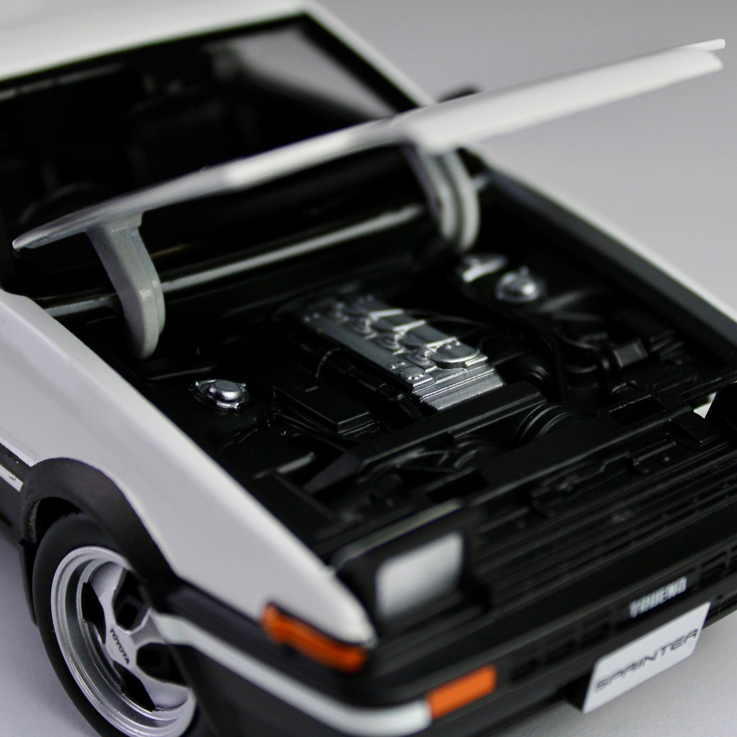 مايستو تويوتا سبرينتر ترونو AE86 نموذج سيارة مصبوب مقاس 1:24 – إصدار خاص