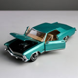 Maisto Buick Riviera 1965 1:26 Die-Cast Model Car – Special Edition