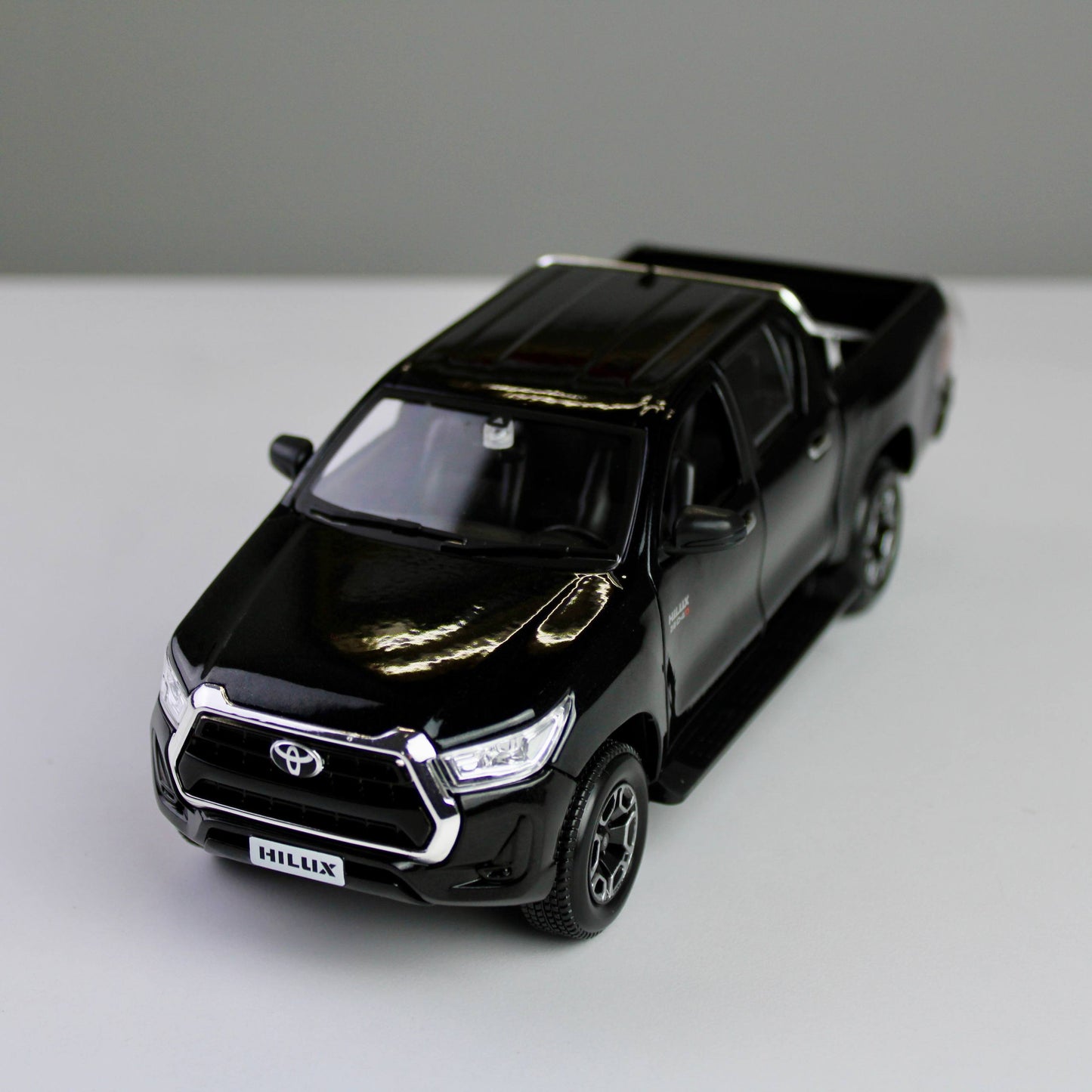 Maisto Toyota Hilux 1:27 Die-Cast Model Pickup Truck – Special Edition
